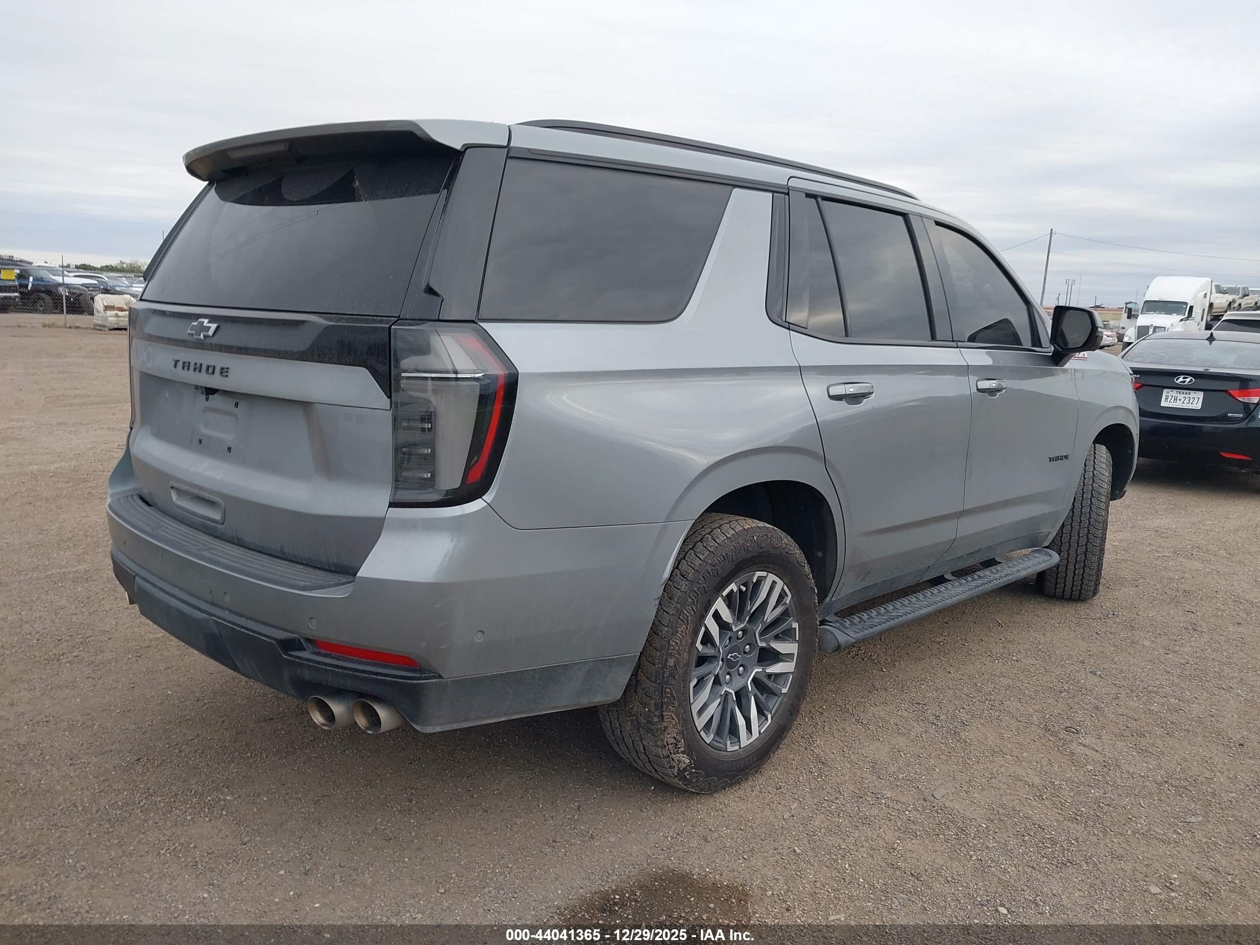 CHEVROLET TAHOE image 4