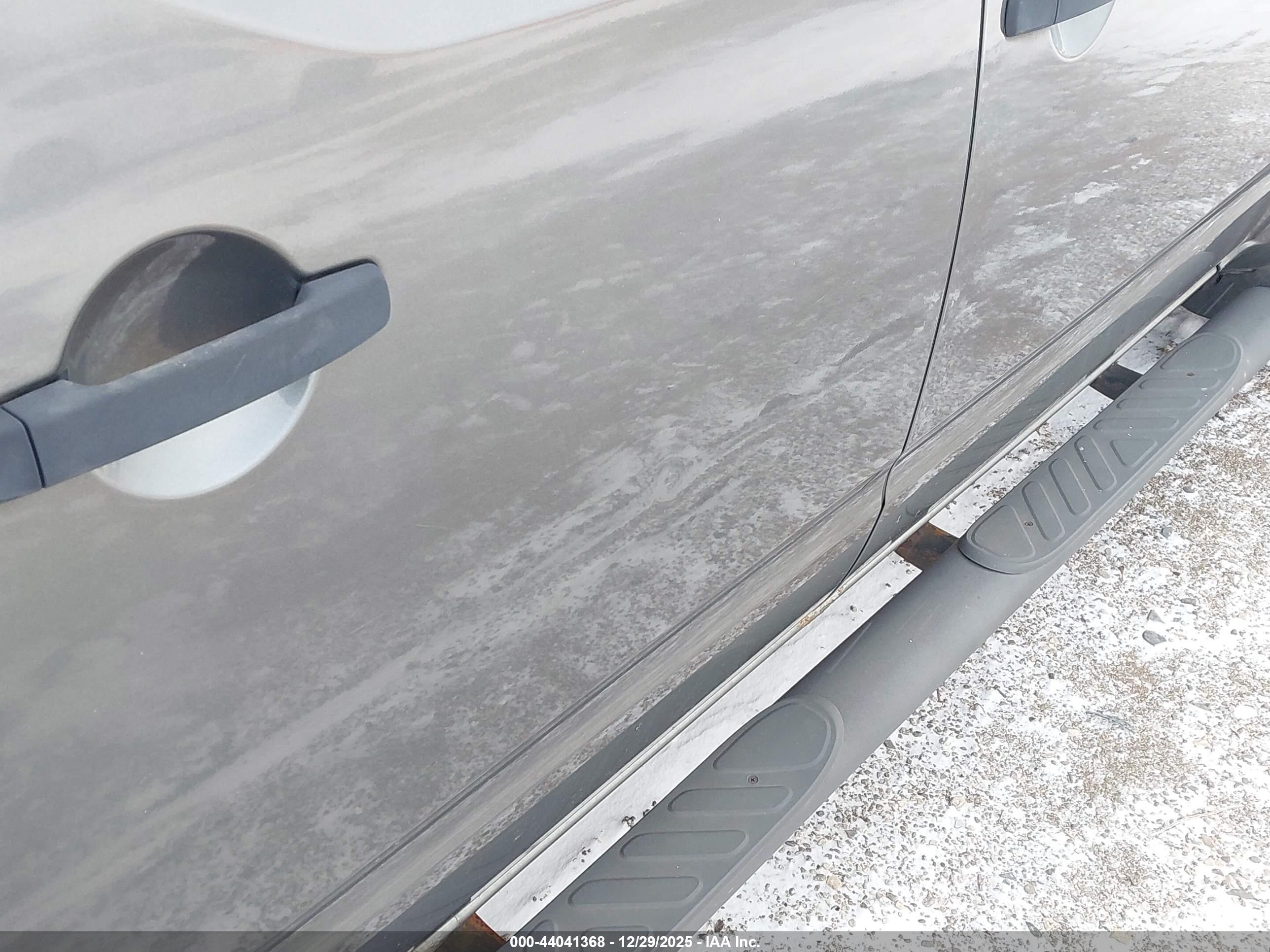 NISSAN FRONTIER image 6
