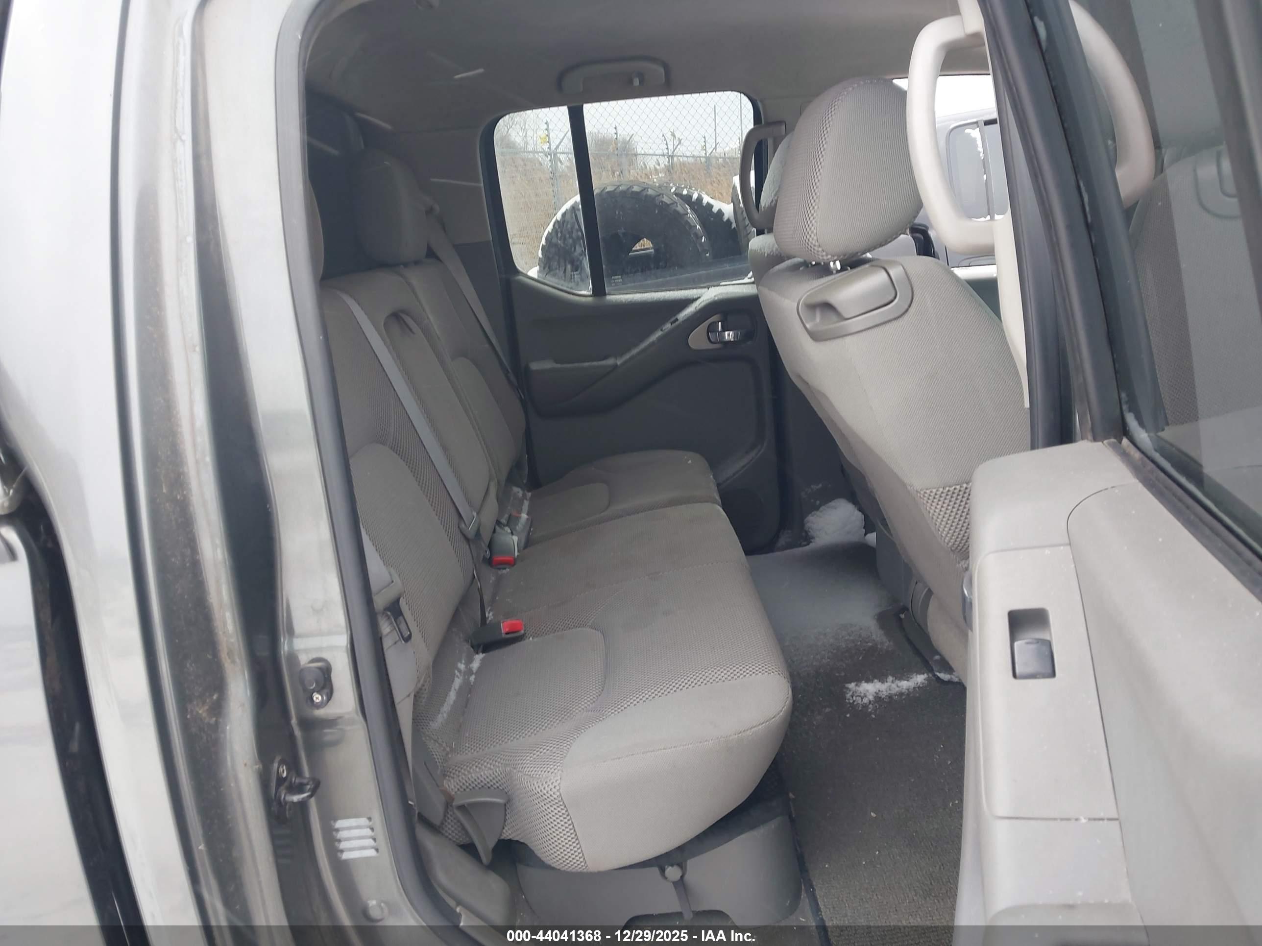 NISSAN FRONTIER image 8