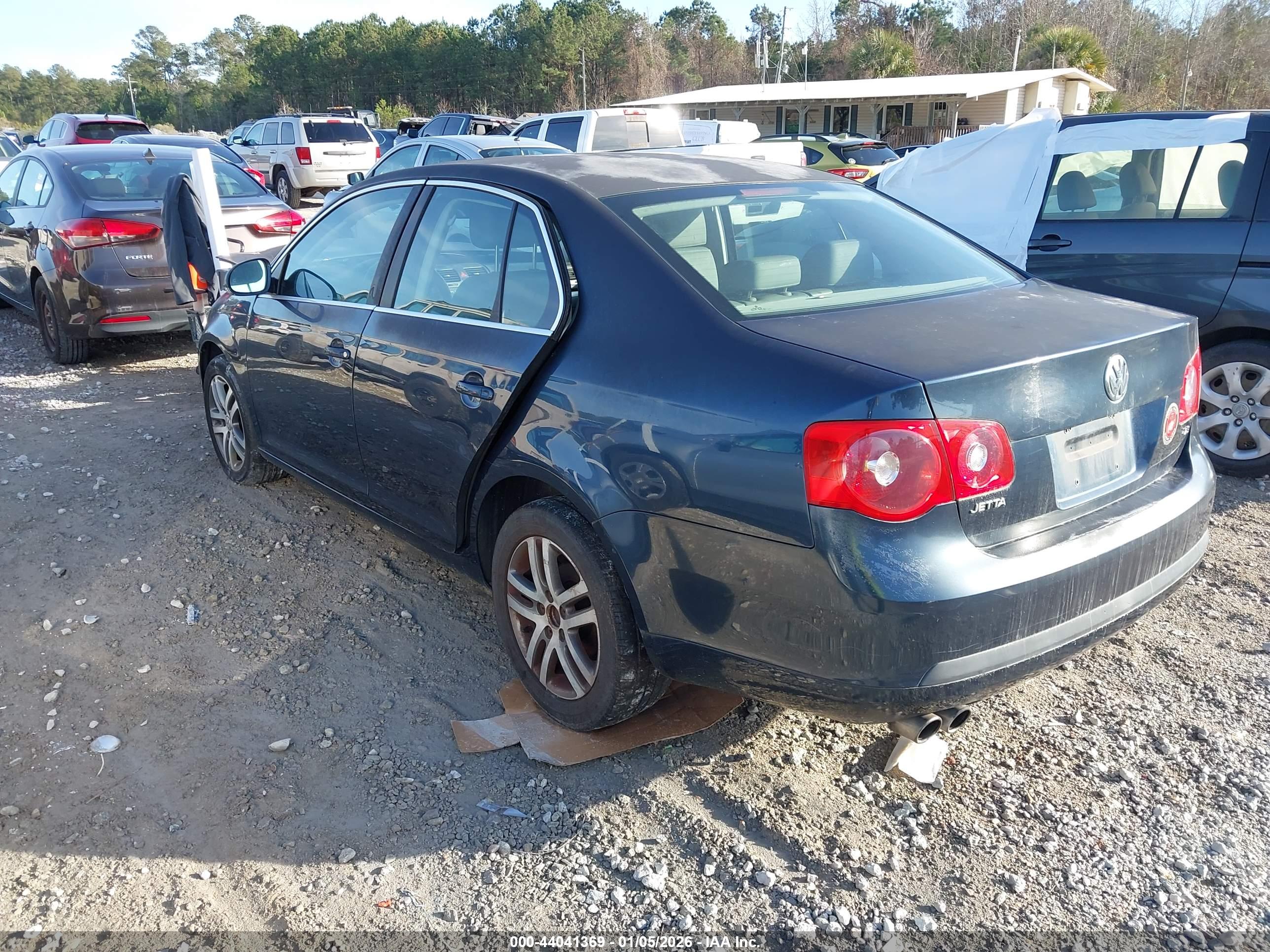 VOLKSWAGEN JETTA image 3