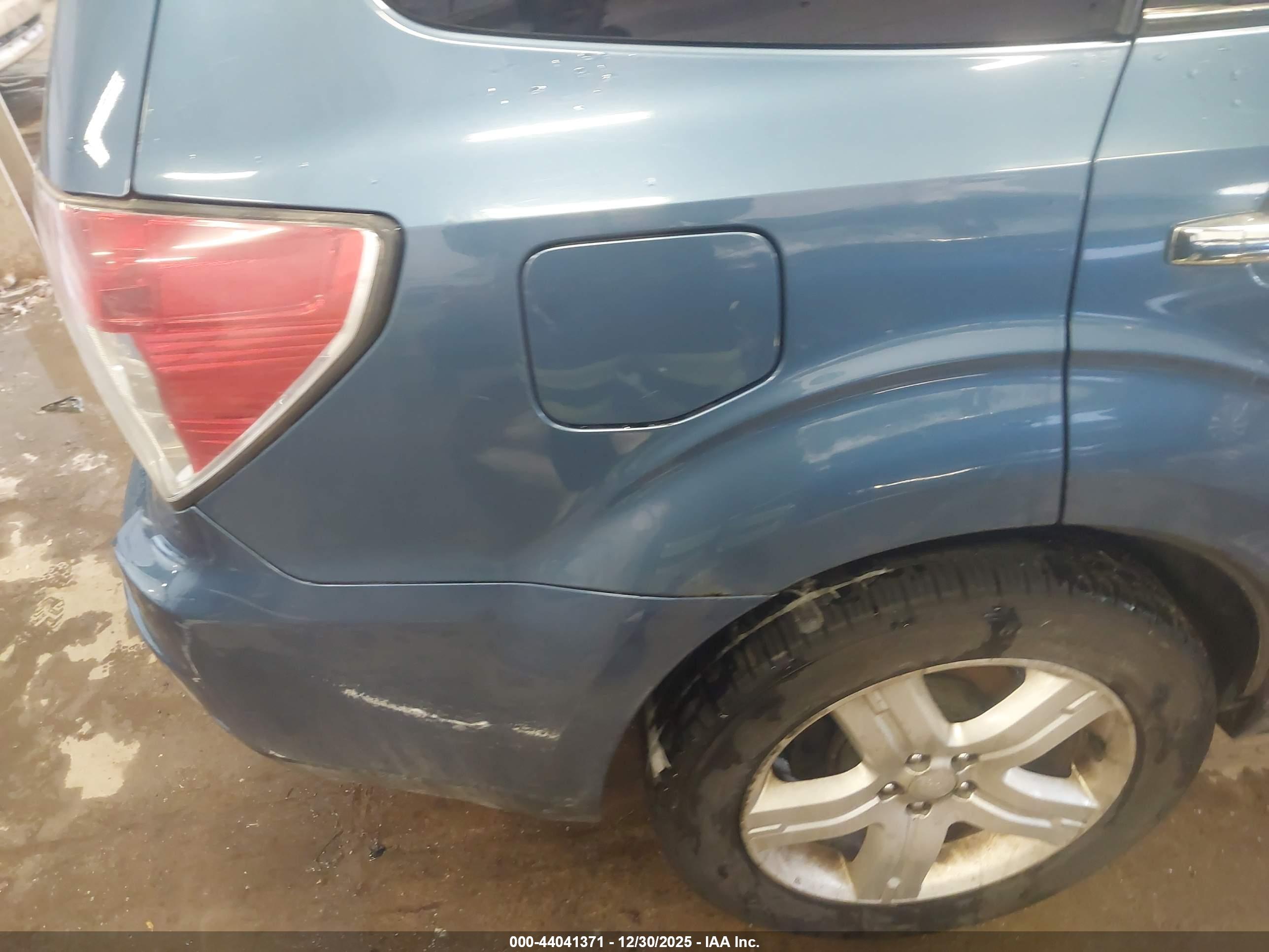 SUBARU FORESTER image 6