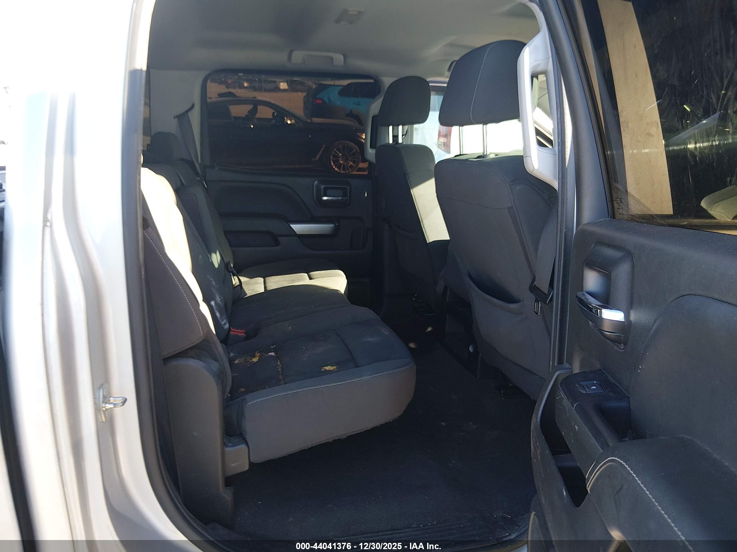 CHEVROLET SILVERADO image 8