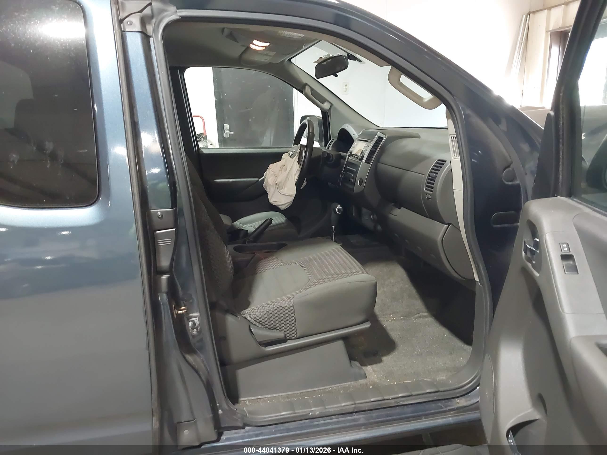 NISSAN FRONTIER image 5