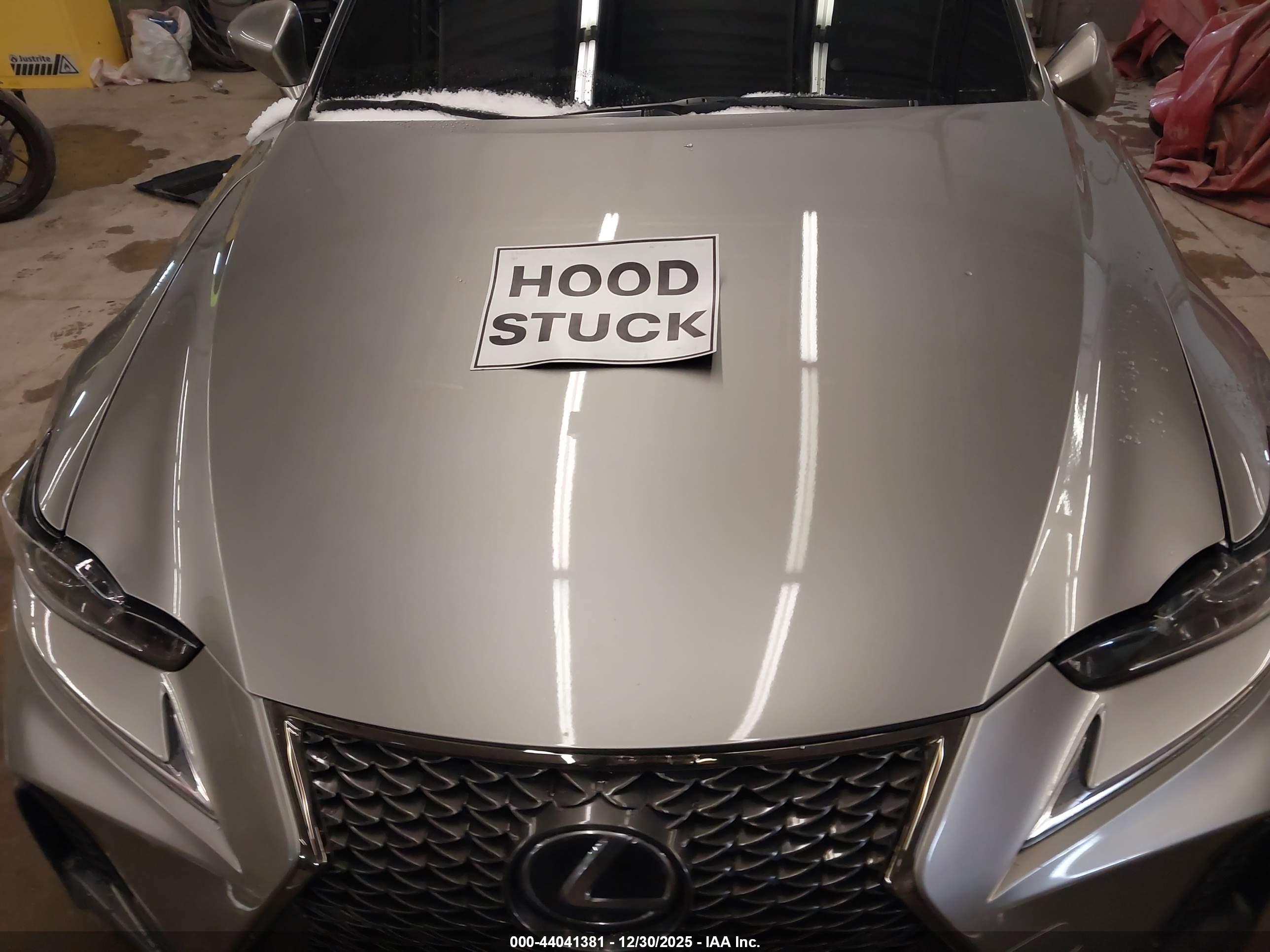 LEXUS IS image 10