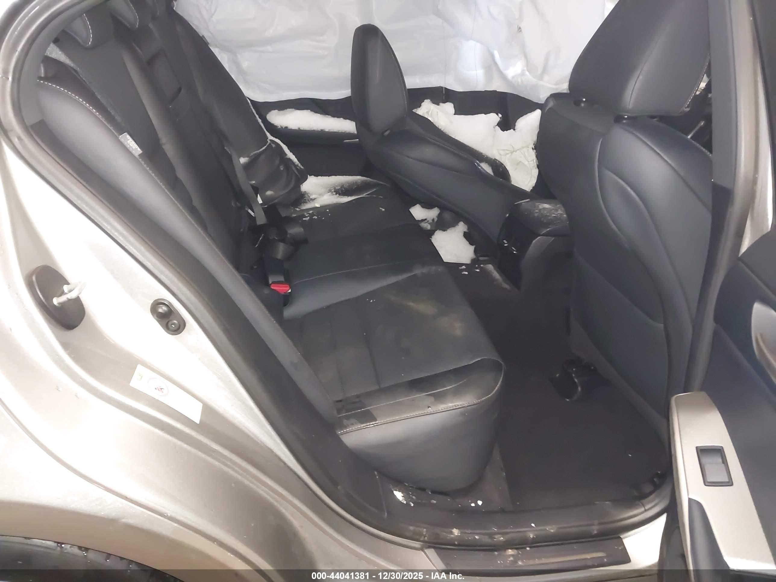 LEXUS IS image 8