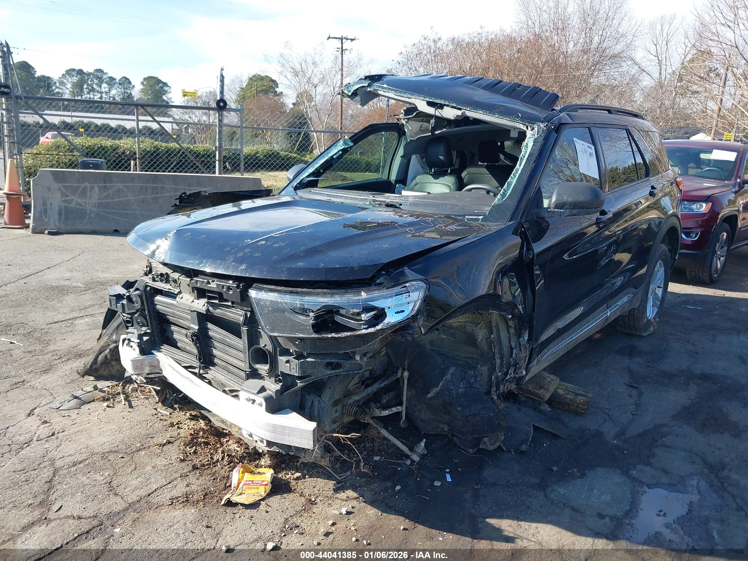 FORD EXPLORER image 2