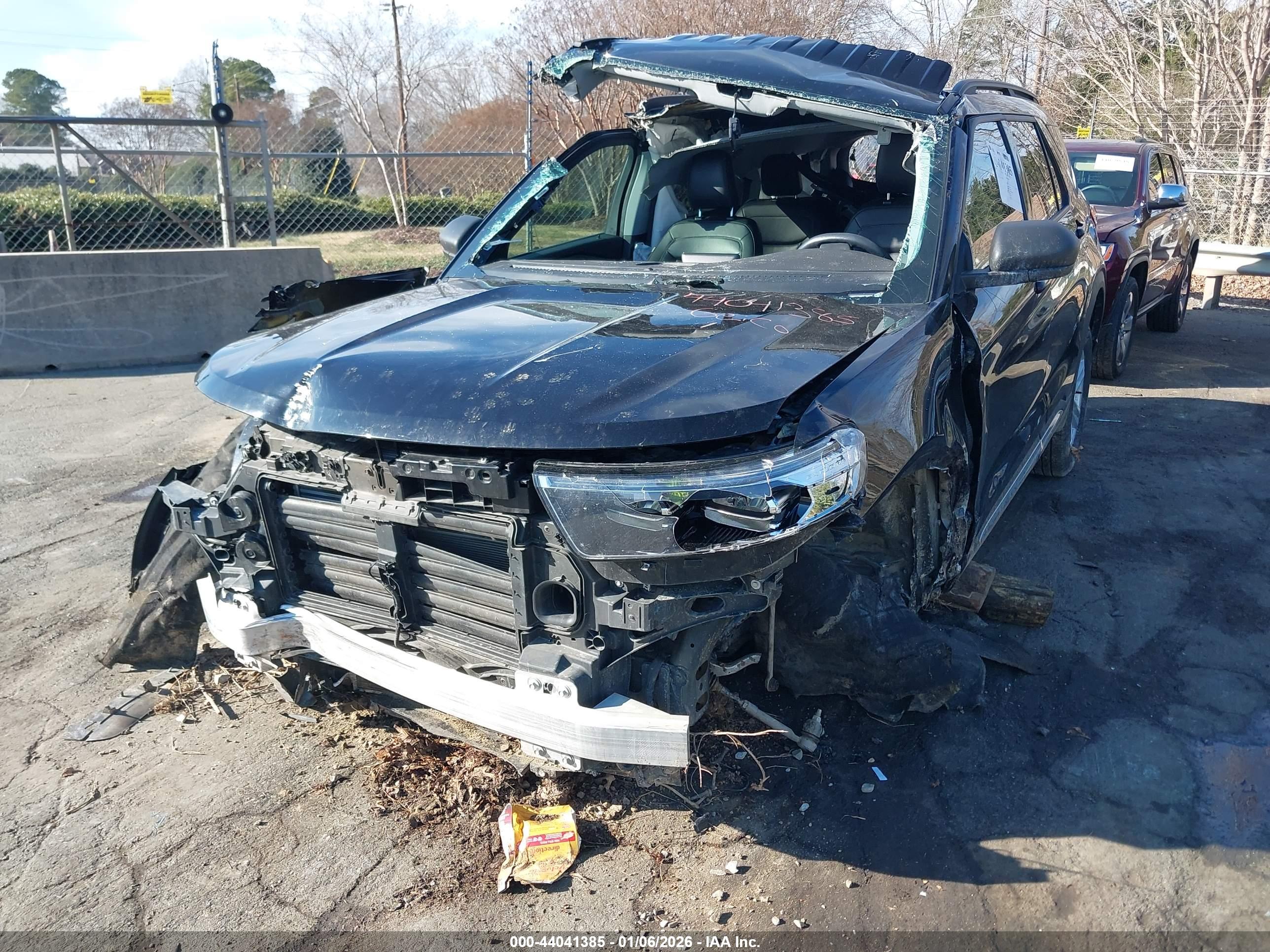 FORD EXPLORER image 6