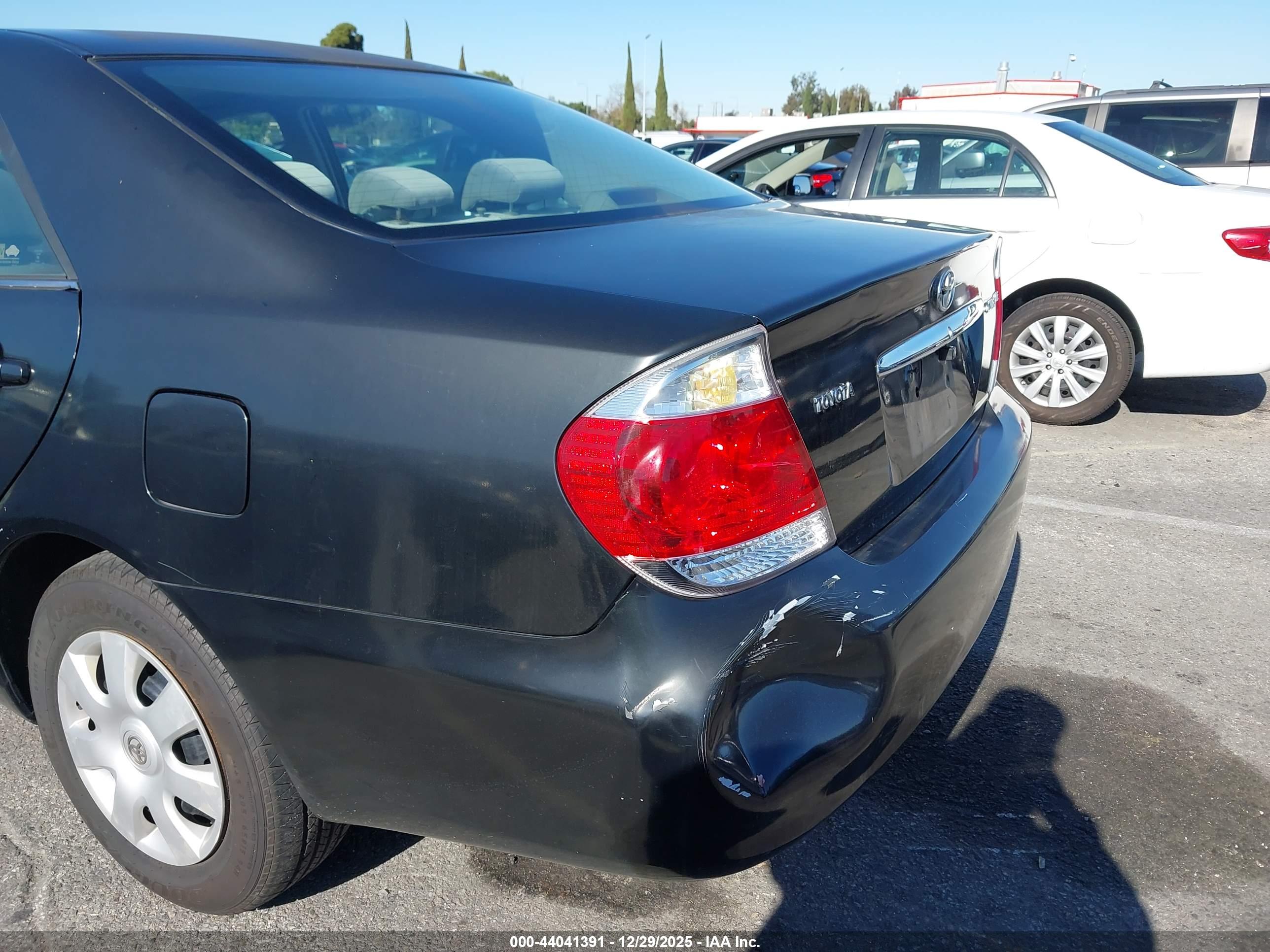 TOYOTA CAMRY image 6