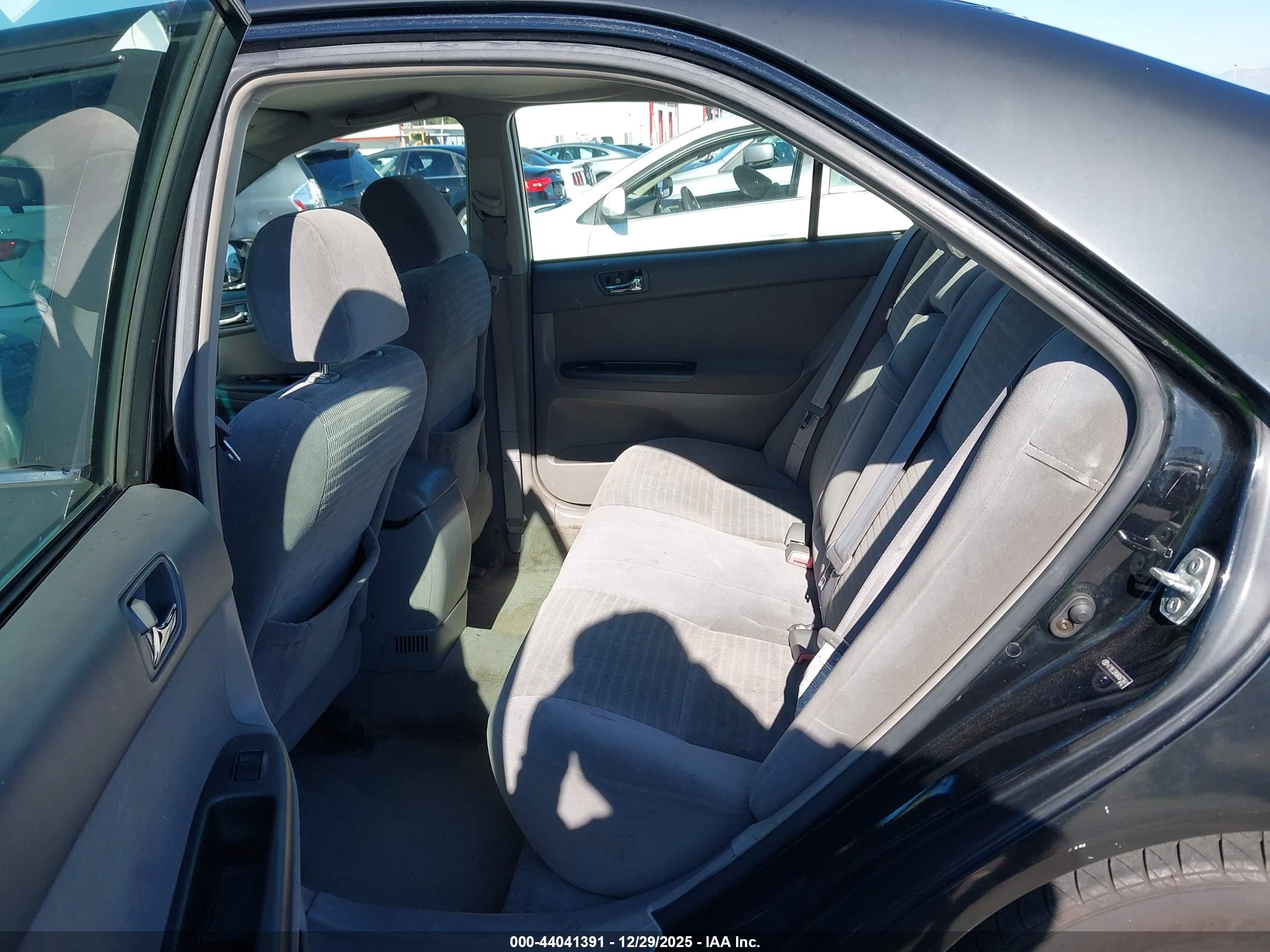TOYOTA CAMRY image 8