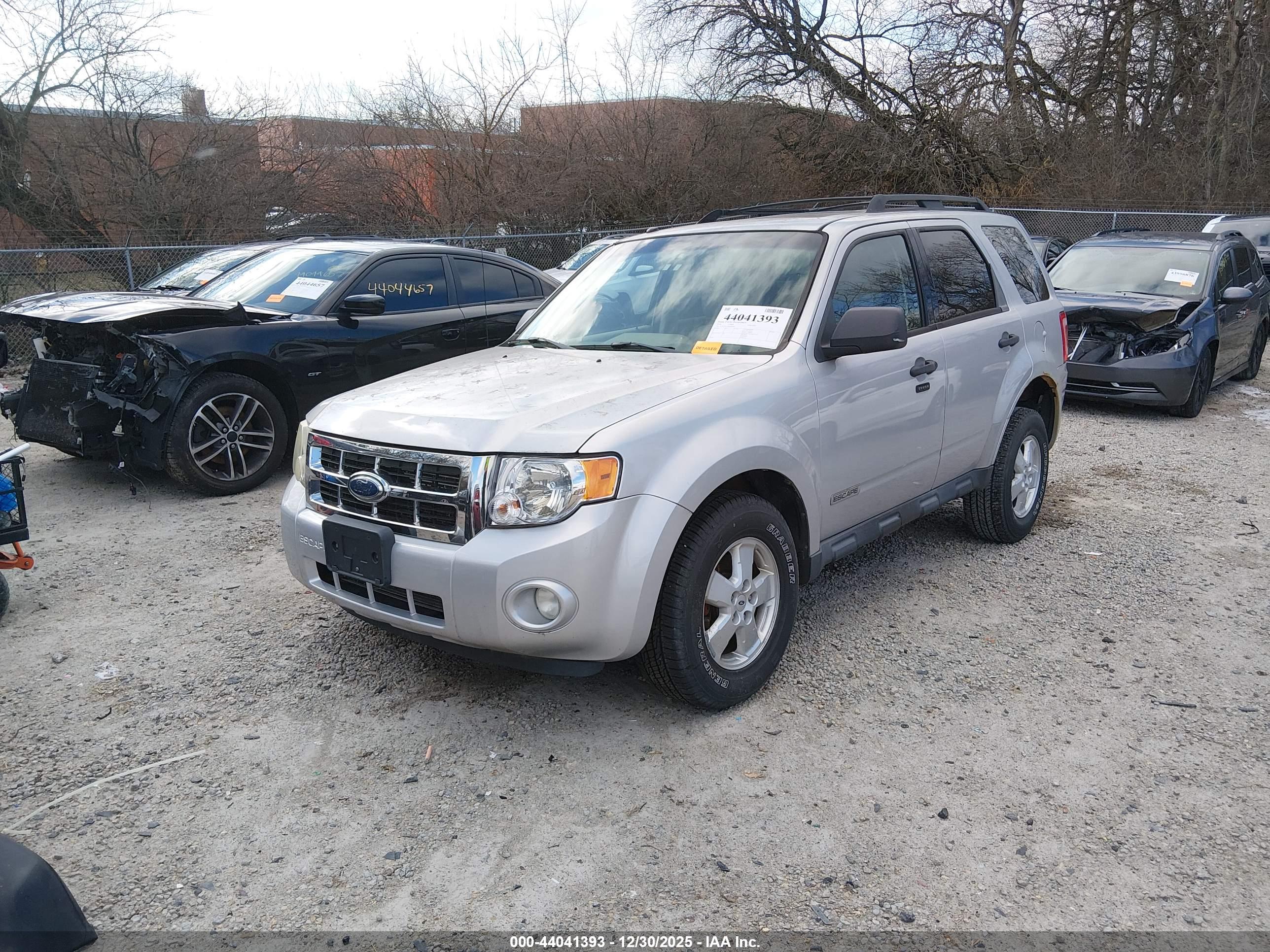 FORD ESCAPE image 2