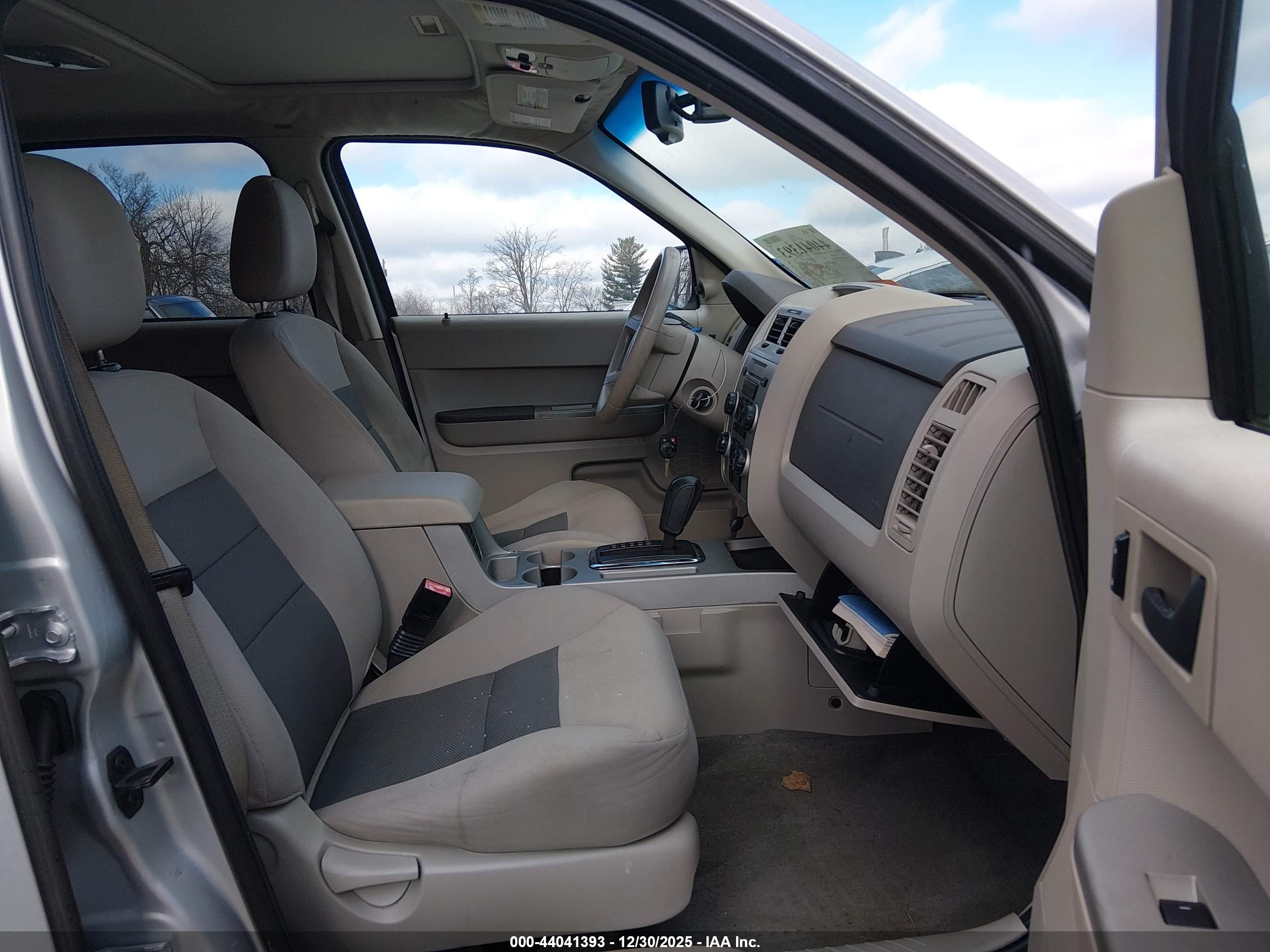 FORD ESCAPE image 5