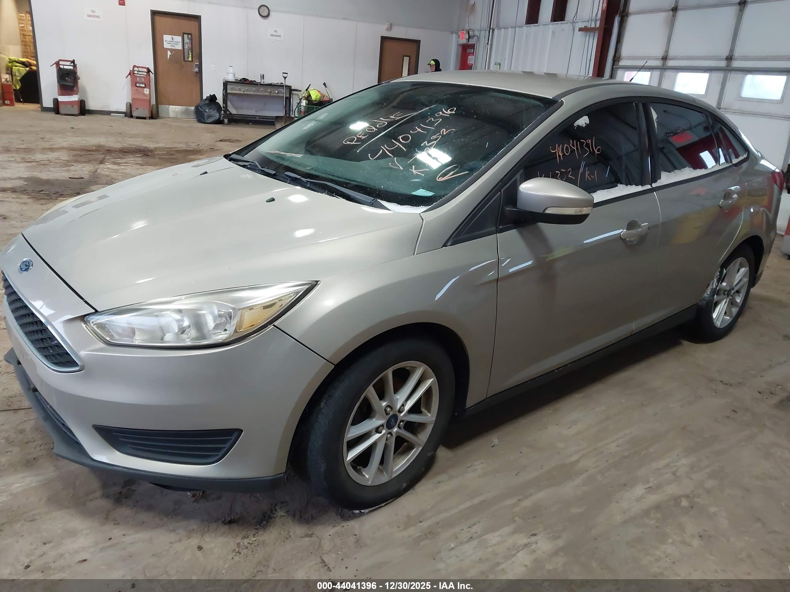 FORD FOCUS image 2