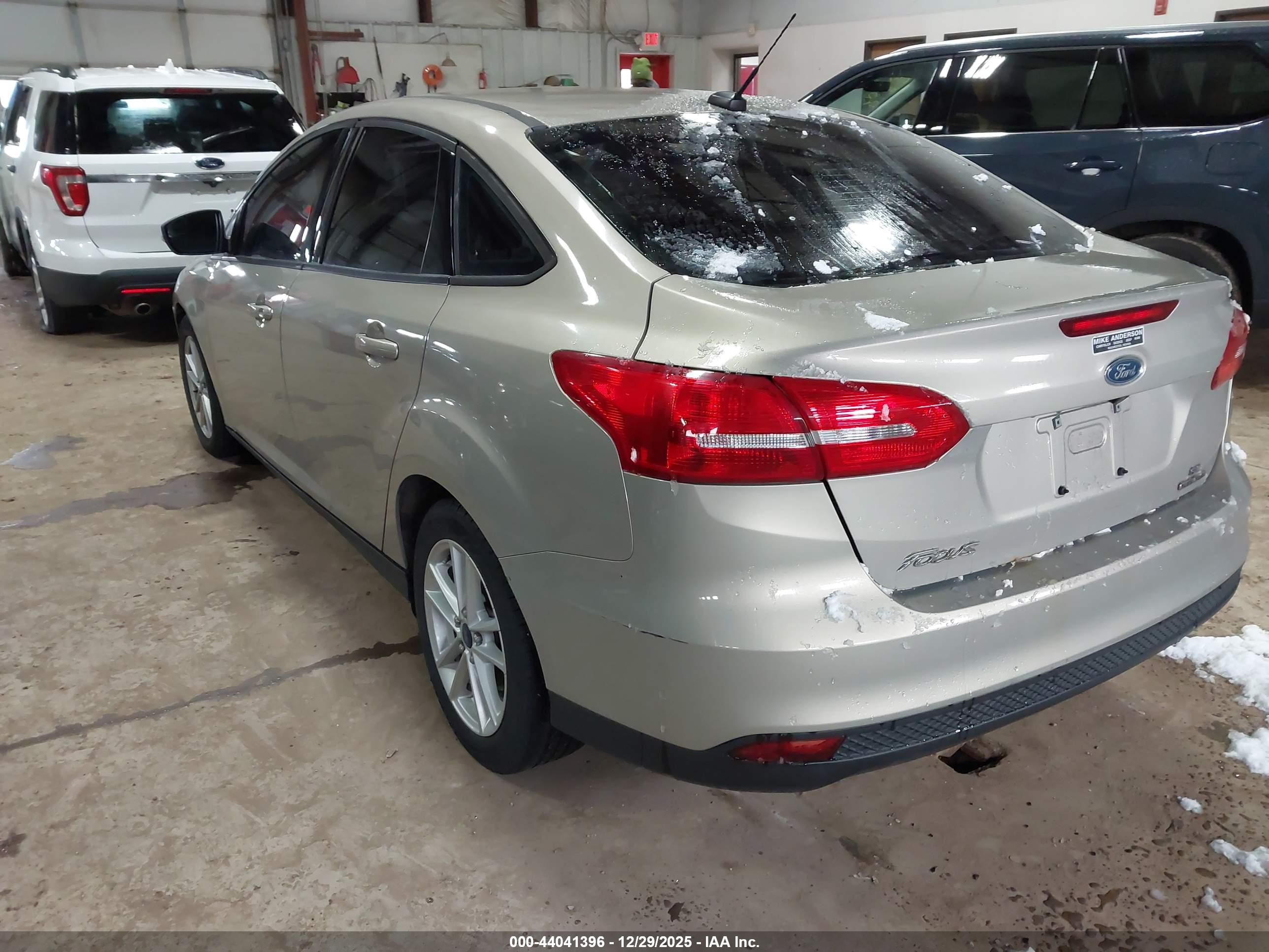 FORD FOCUS image 3