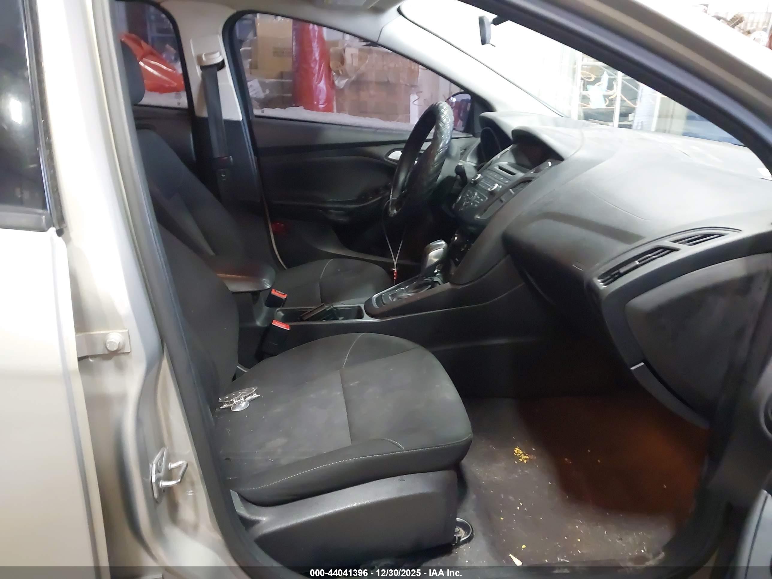 FORD FOCUS image 5