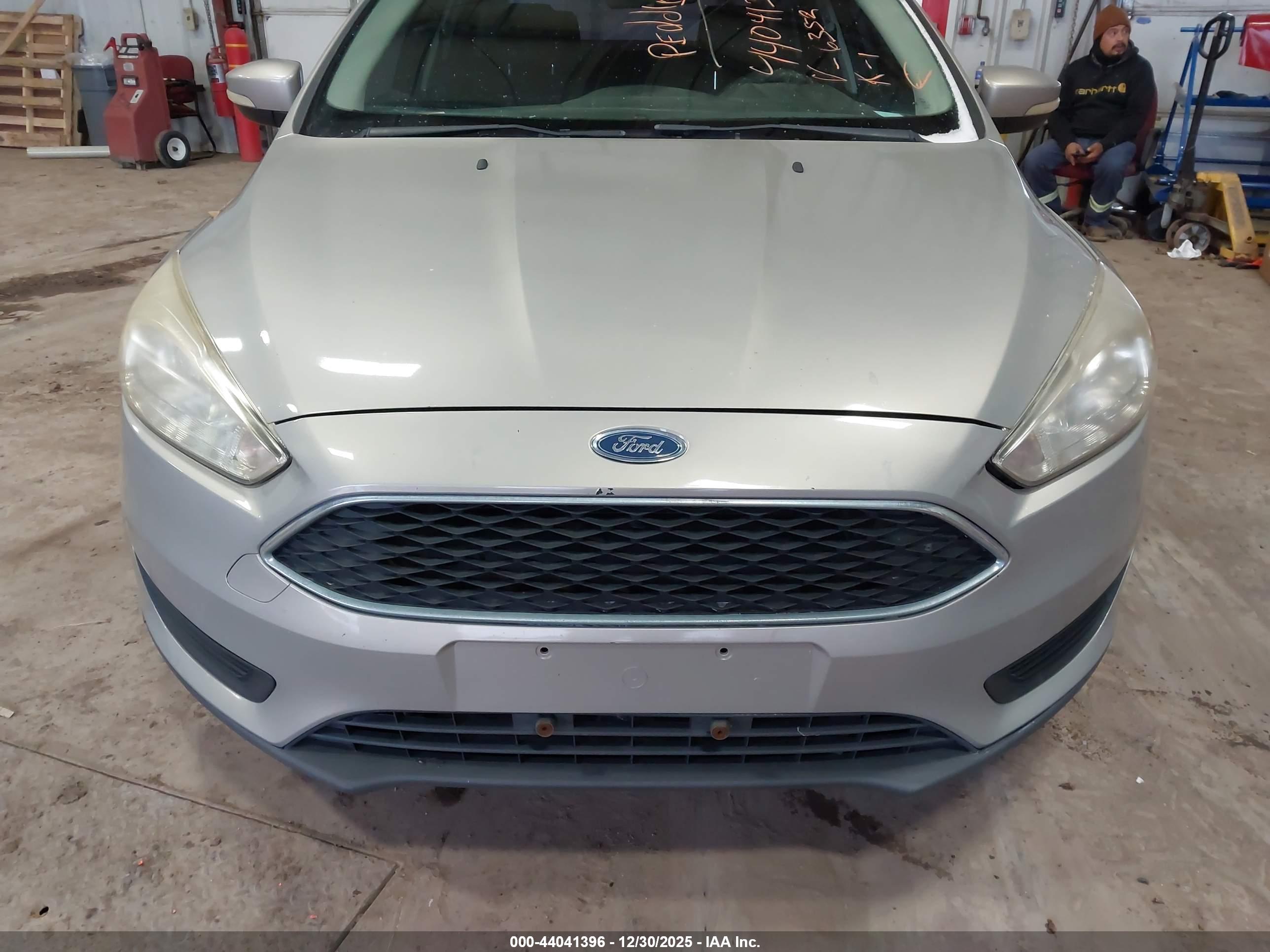 FORD FOCUS image 6
