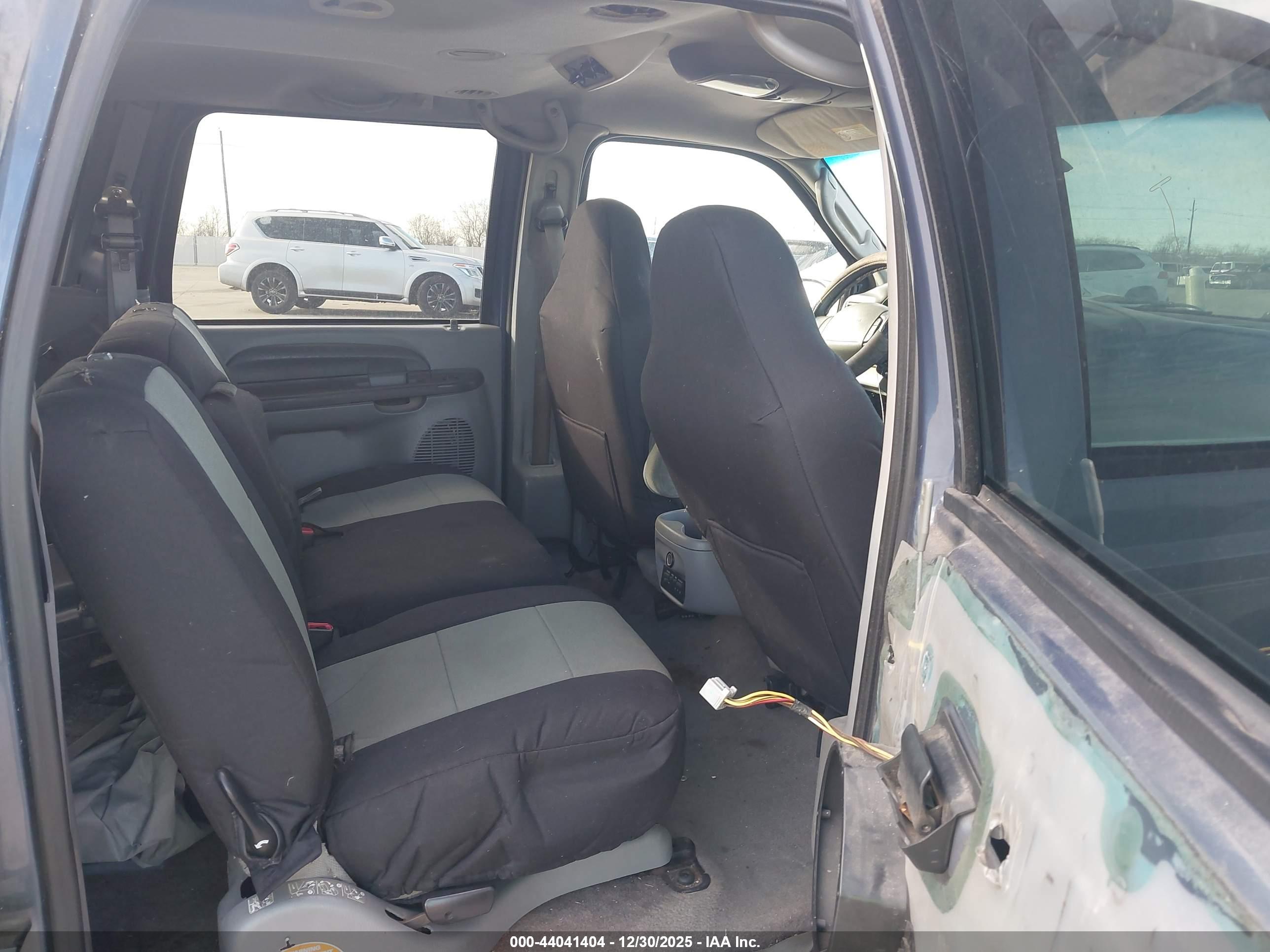 FORD EXCURSION image 8
