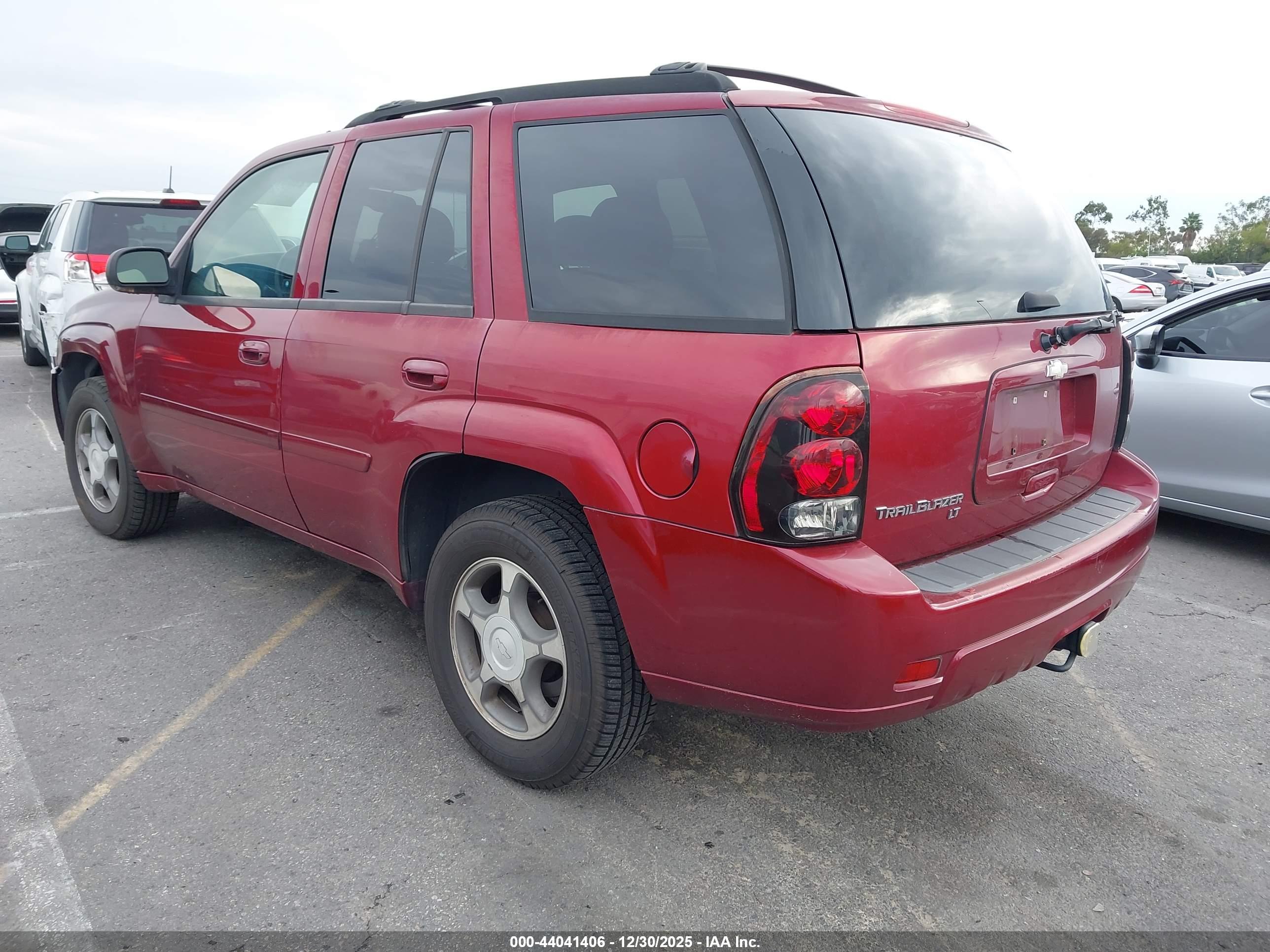 CHEVROLET TRAILBLAZER image 3