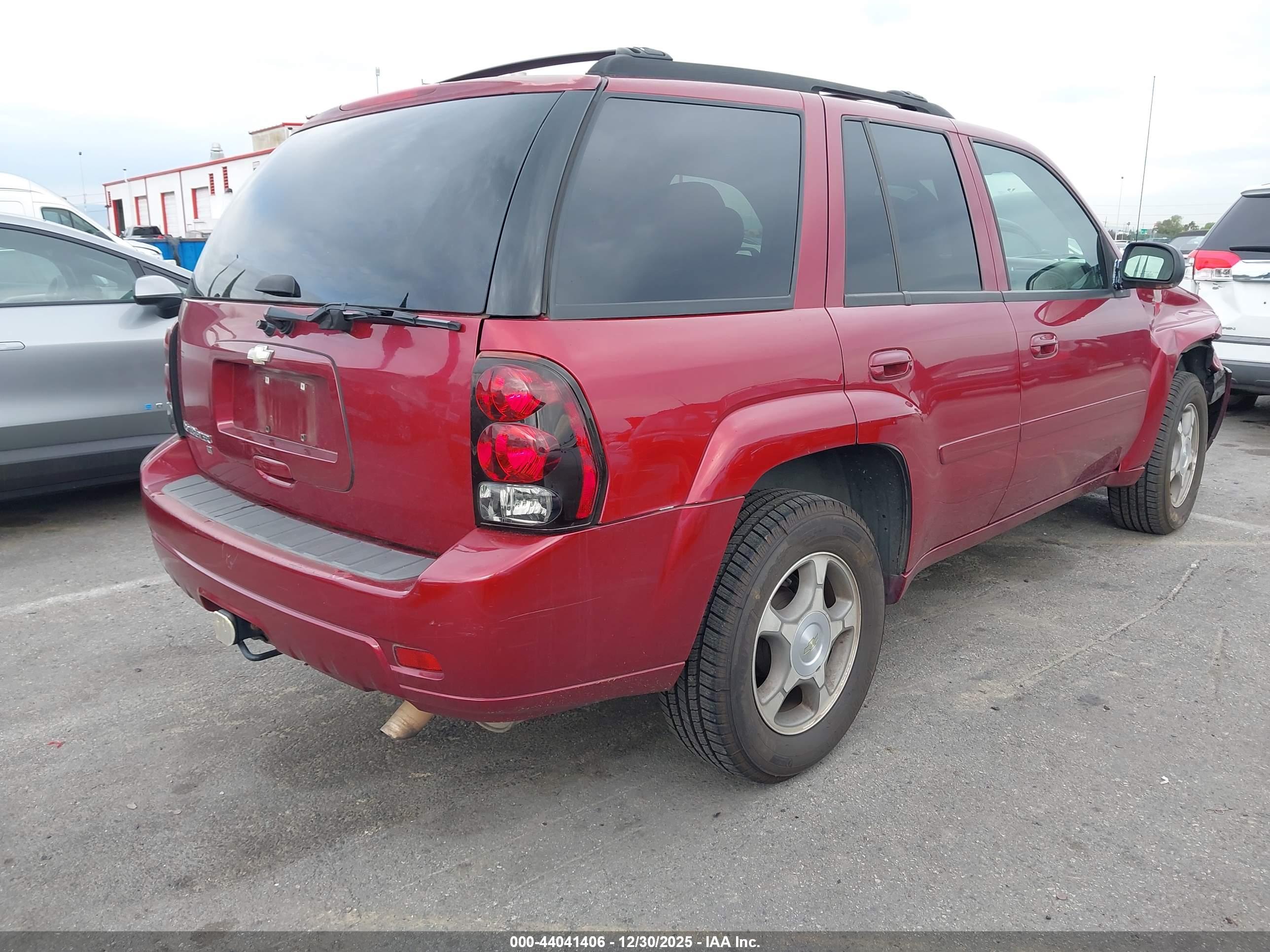 CHEVROLET TRAILBLAZER image 4