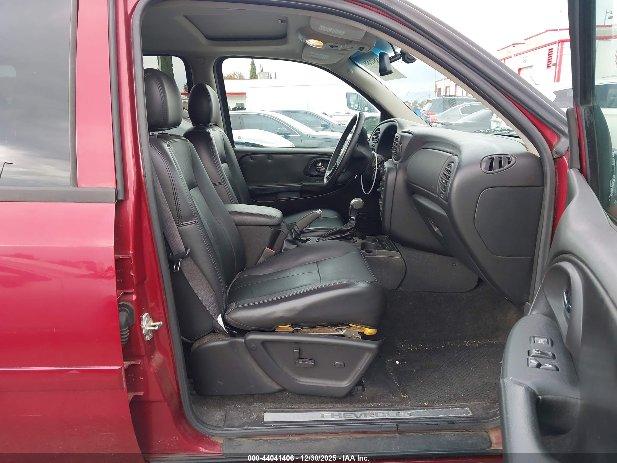 CHEVROLET TRAILBLAZER image 5