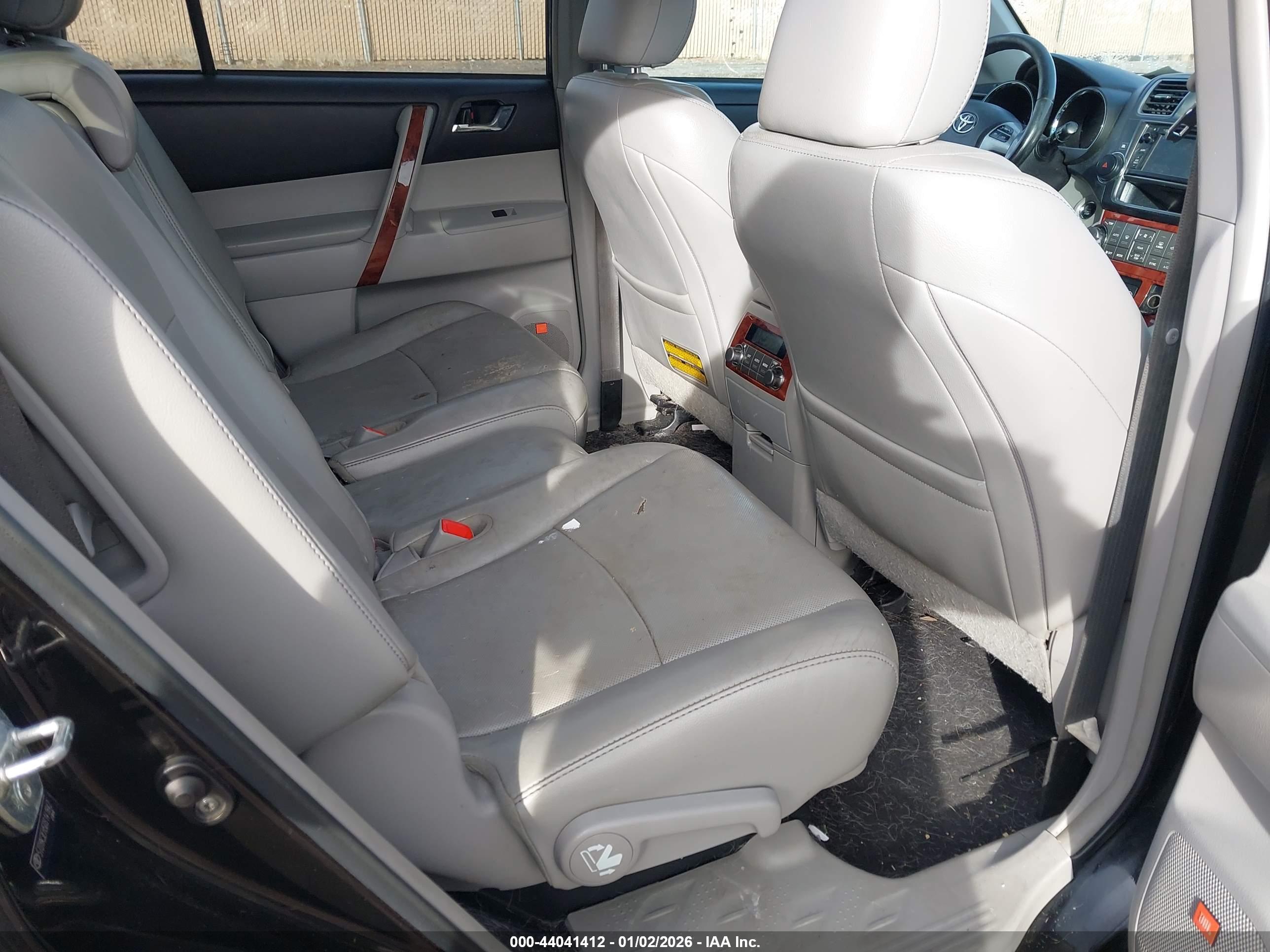 TOYOTA HIGHLANDER image 8