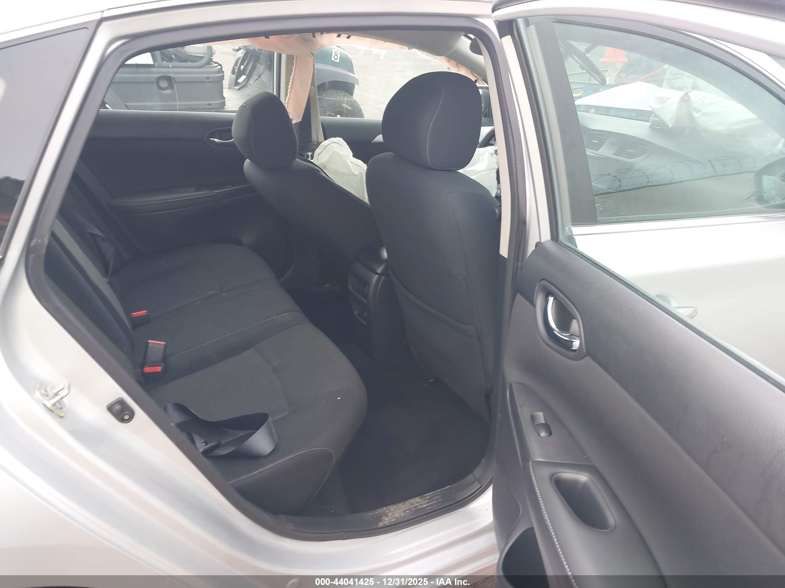 NISSAN SENTRA image 8