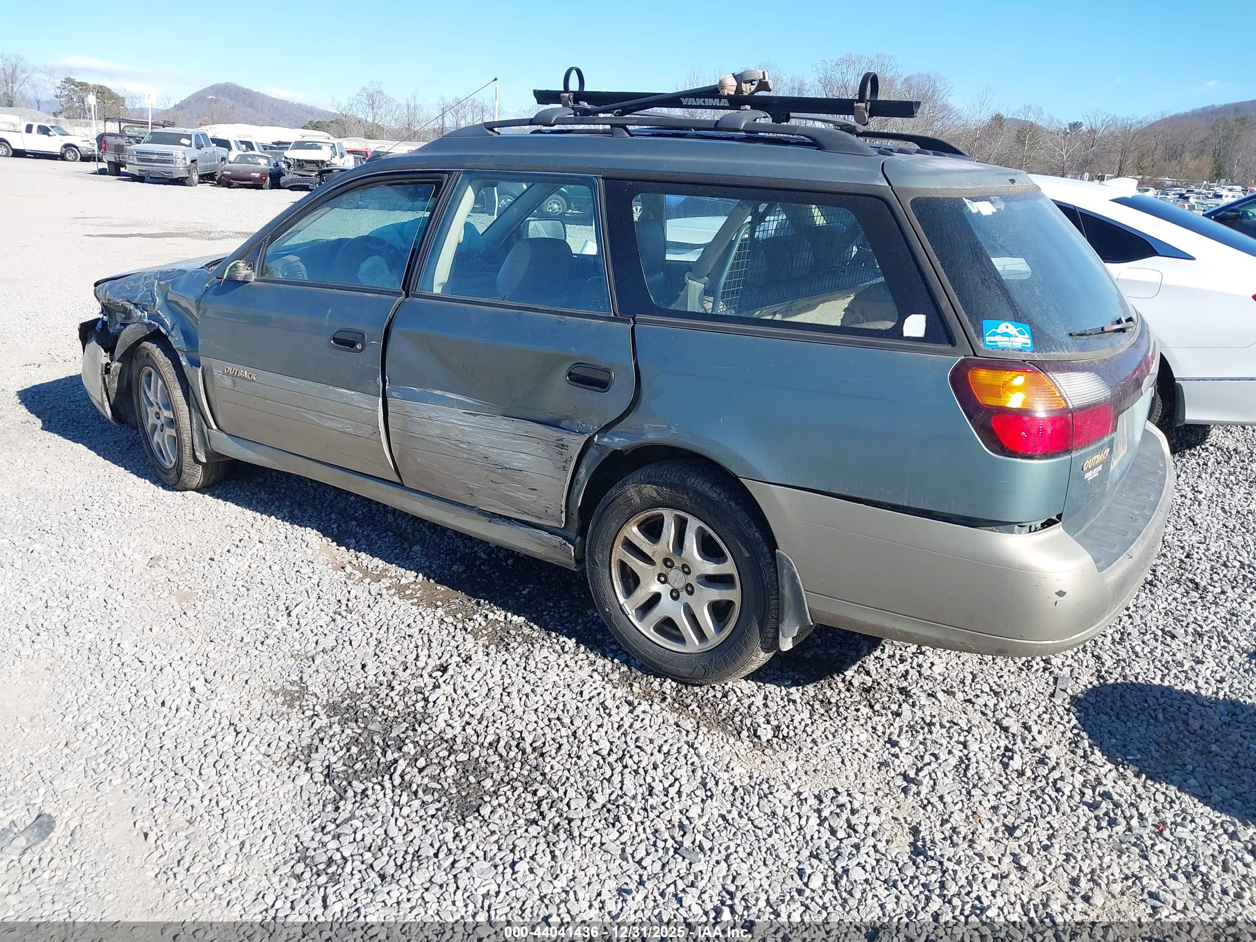 SUBARU OUTBACK image 3