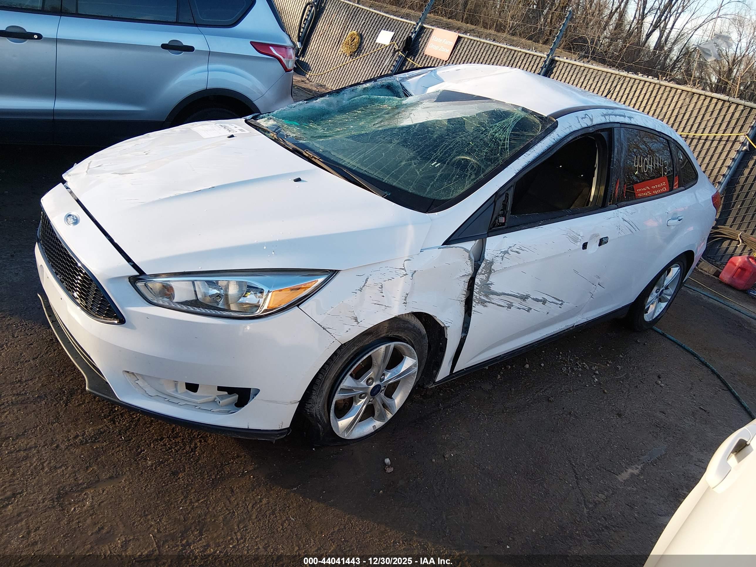FORD FOCUS image 2