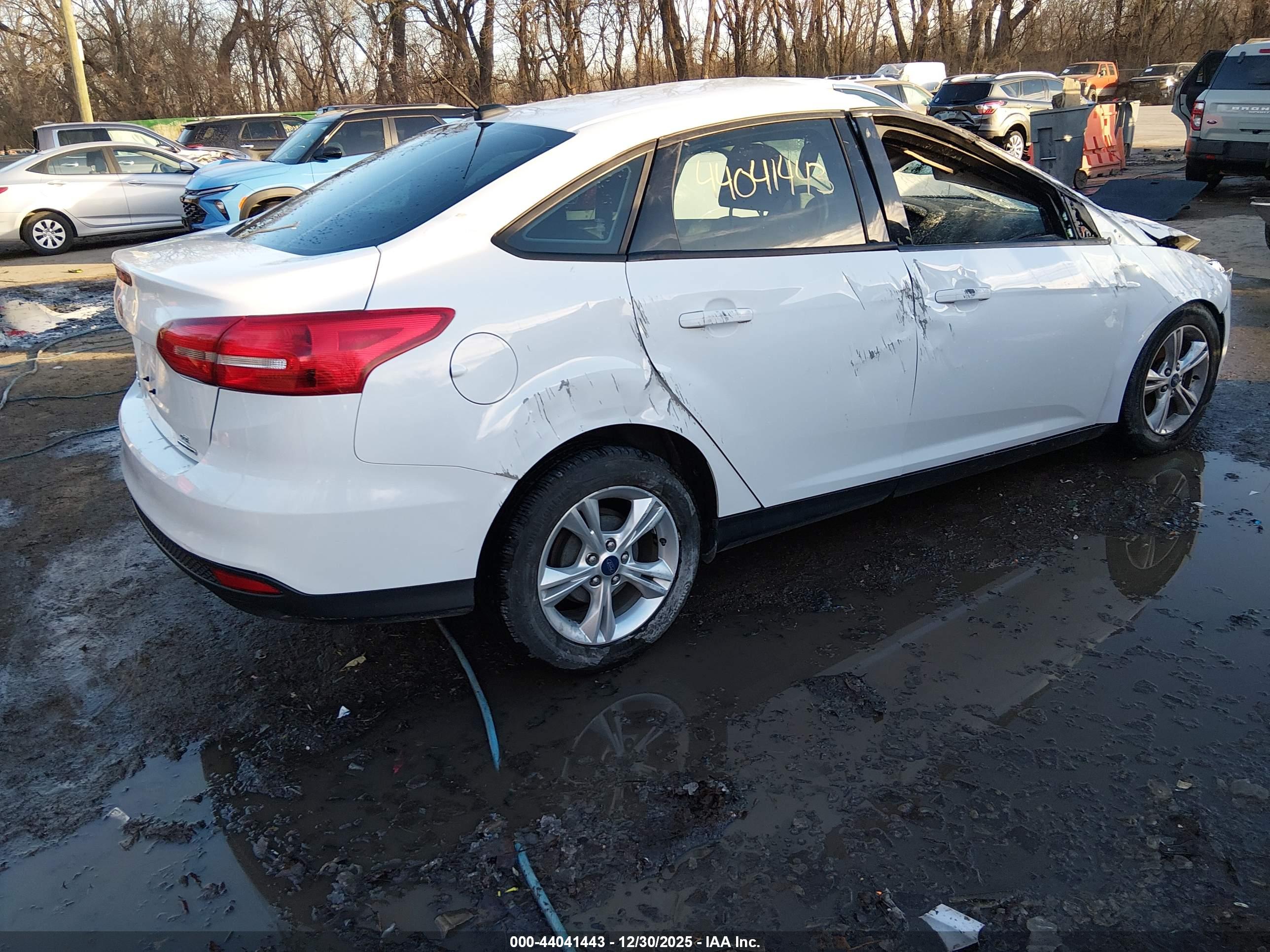 FORD FOCUS image 4