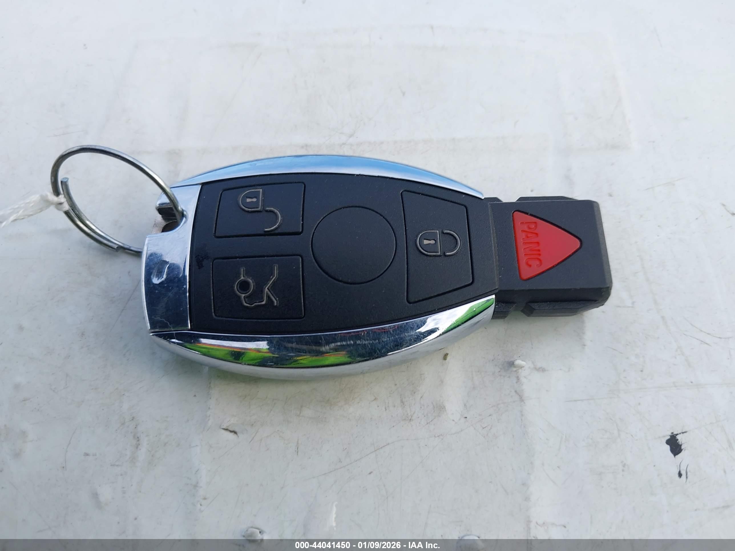 MERCEDES-BENZ E image 11