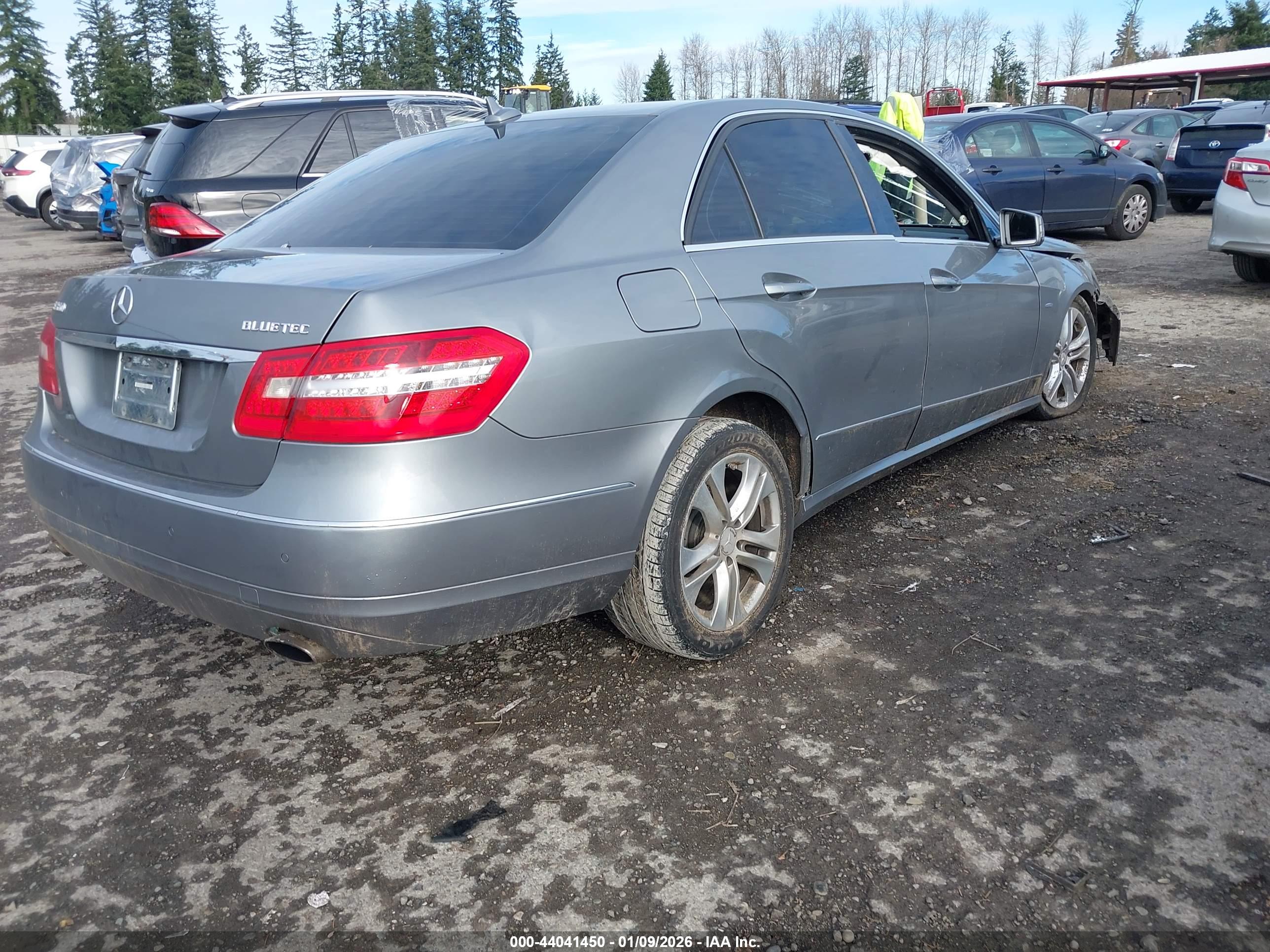 MERCEDES-BENZ E image 4