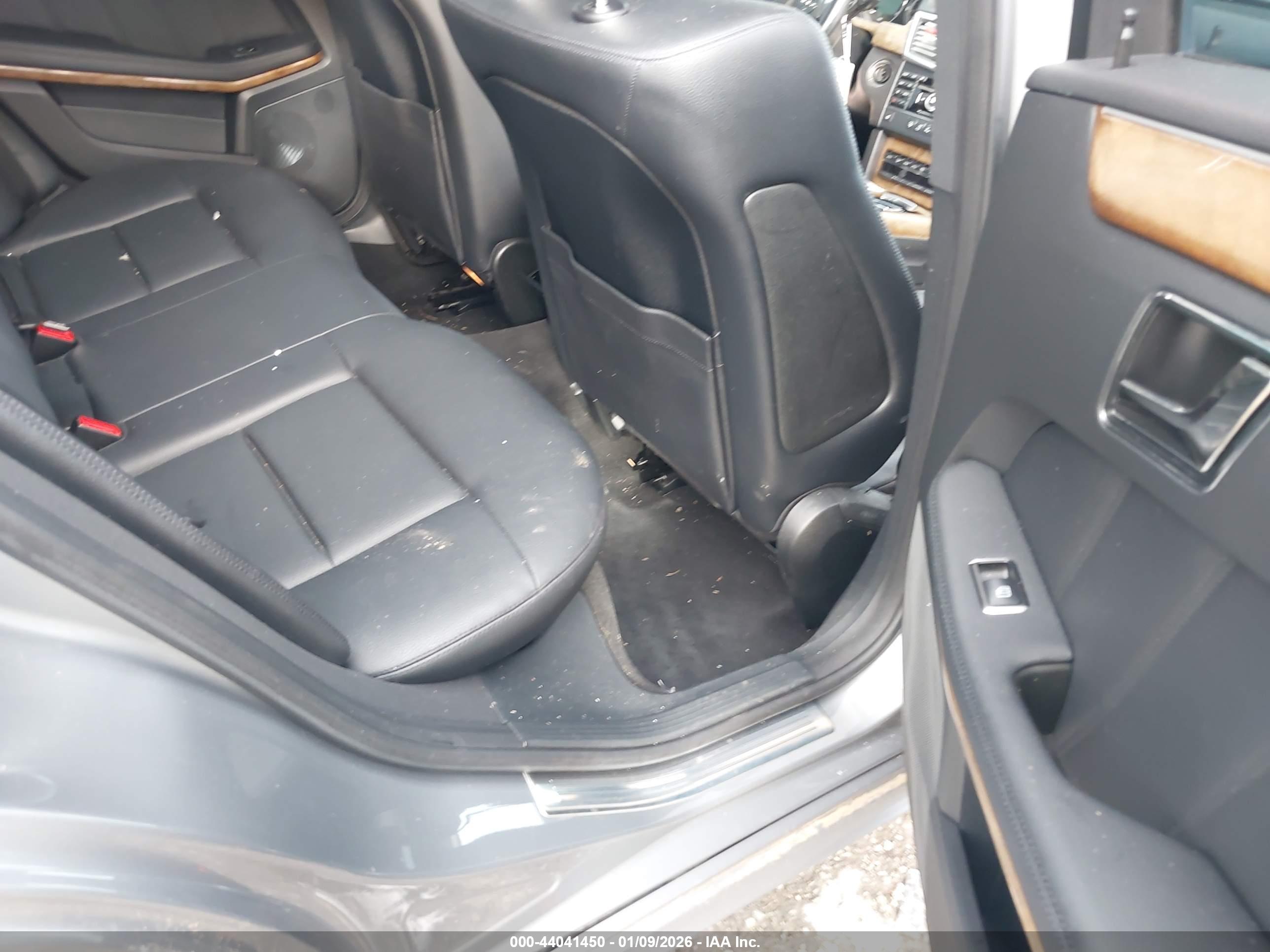MERCEDES-BENZ E image 8