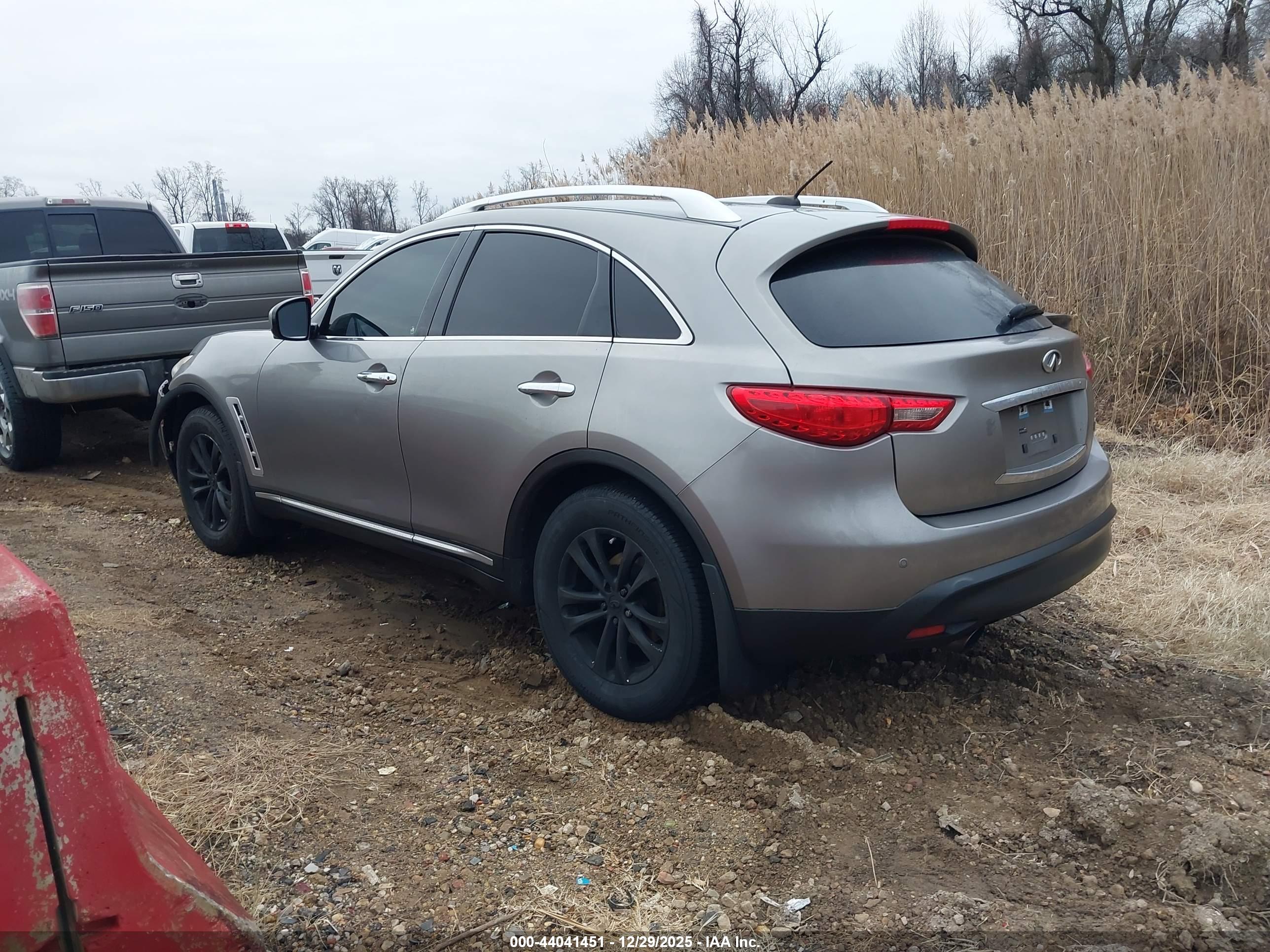 INFINITI FX35 image 3