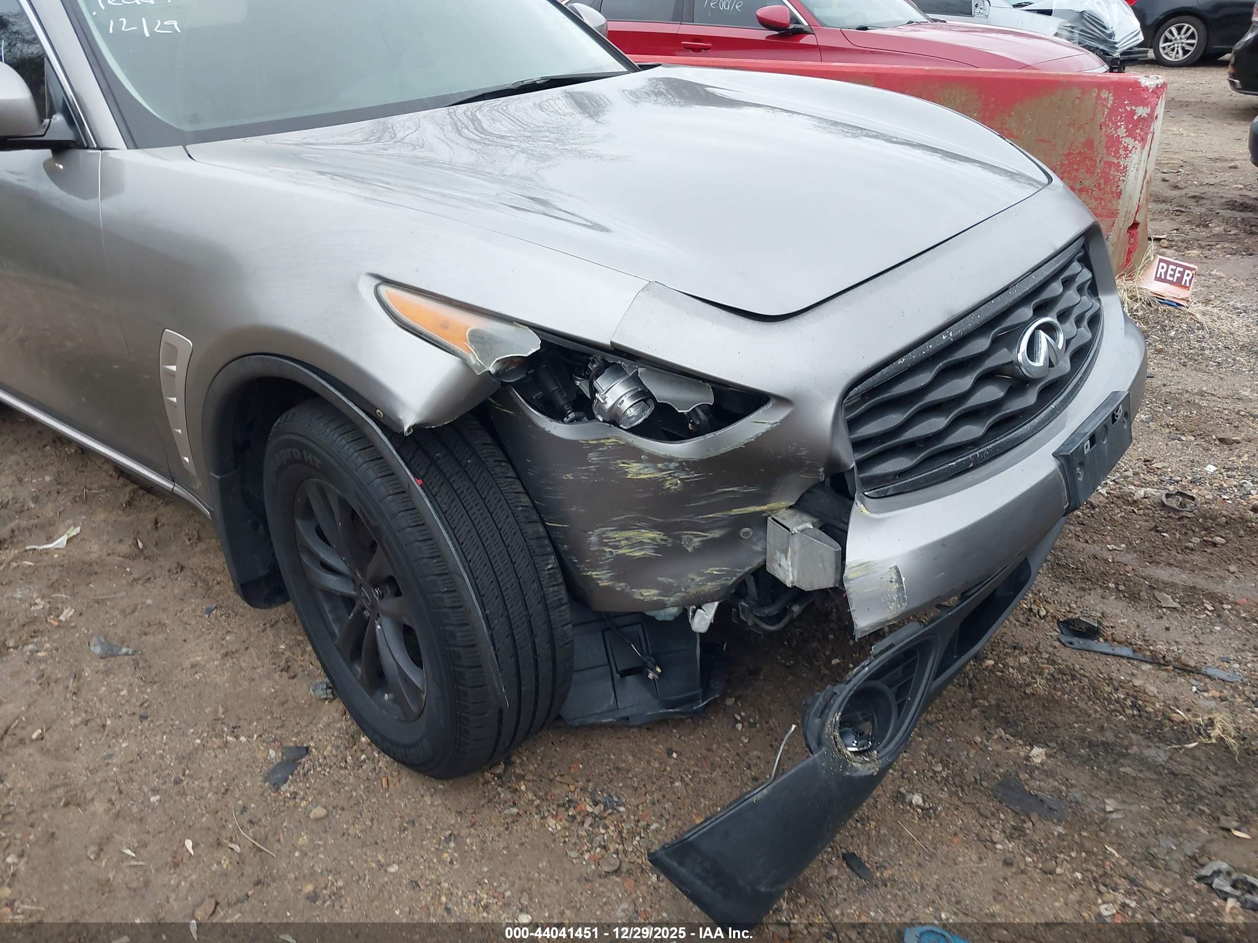 INFINITI FX35 image 6