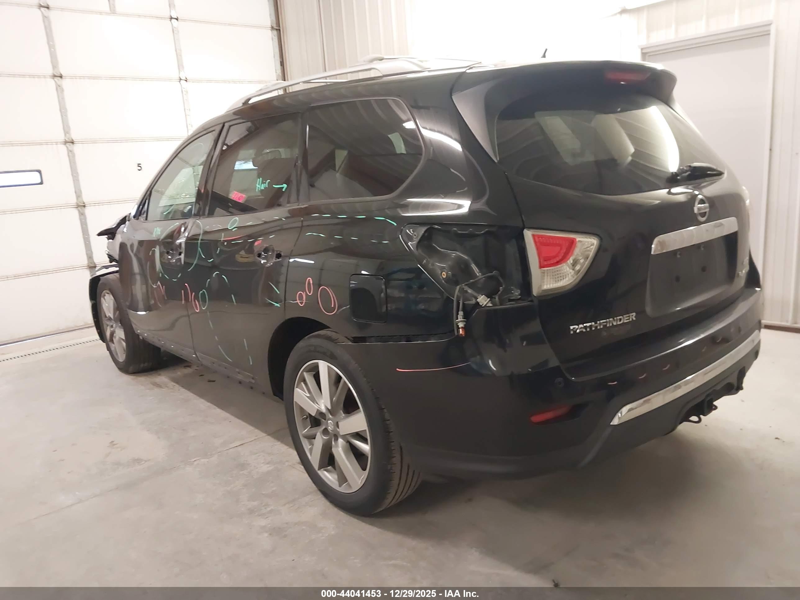 NISSAN PATHFINDER image 3