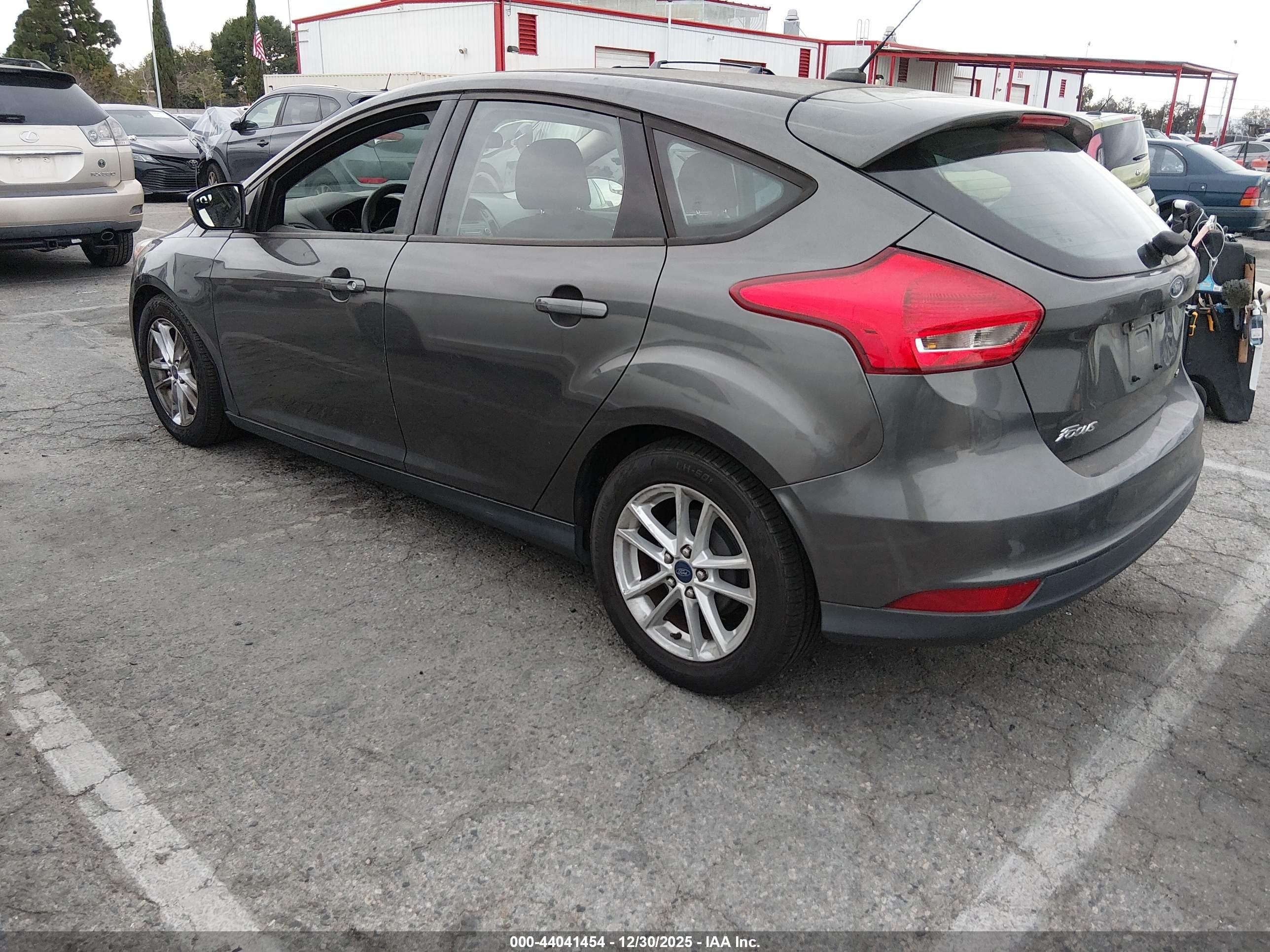 FORD FOCUS image 3