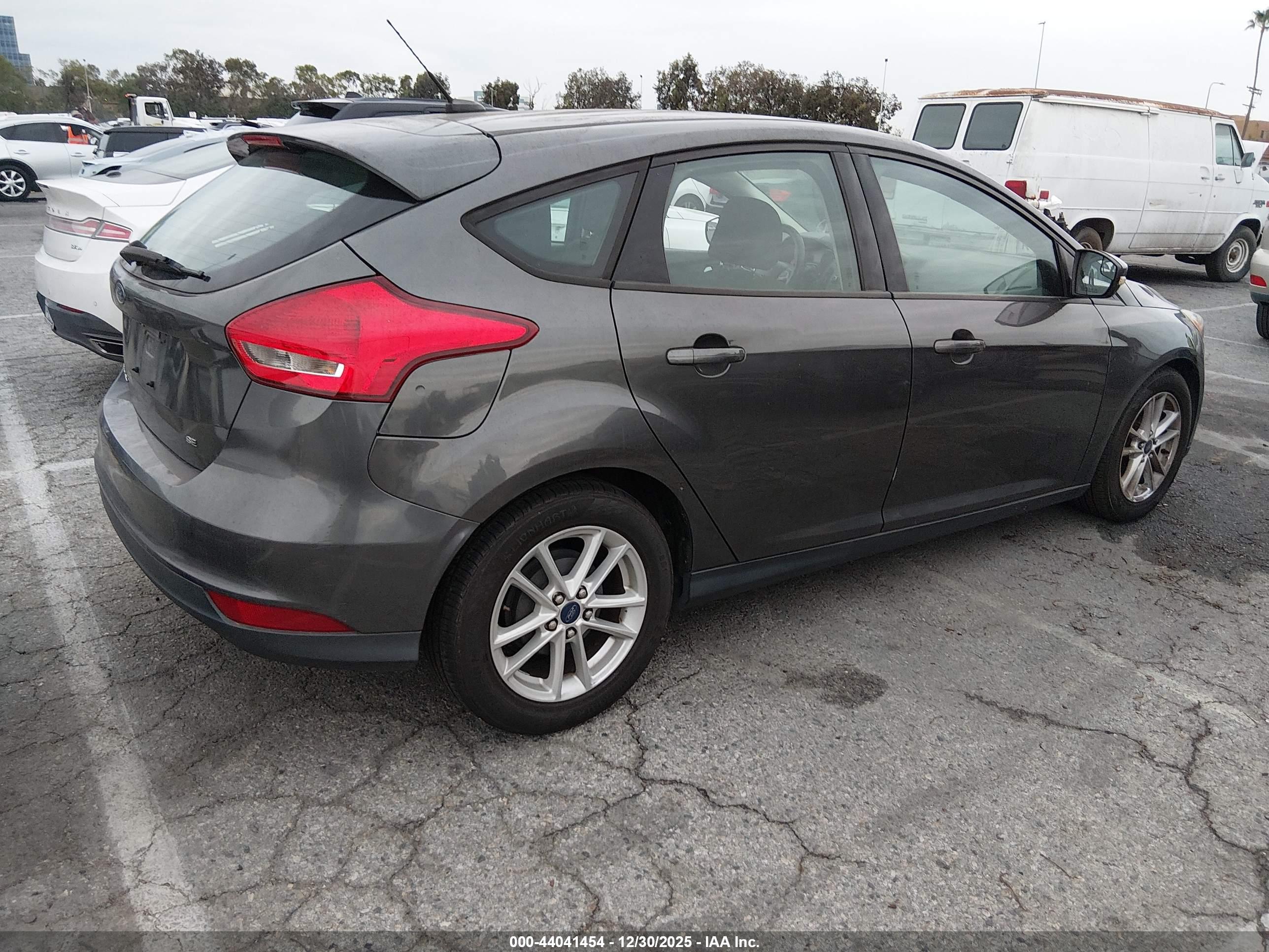FORD FOCUS image 4