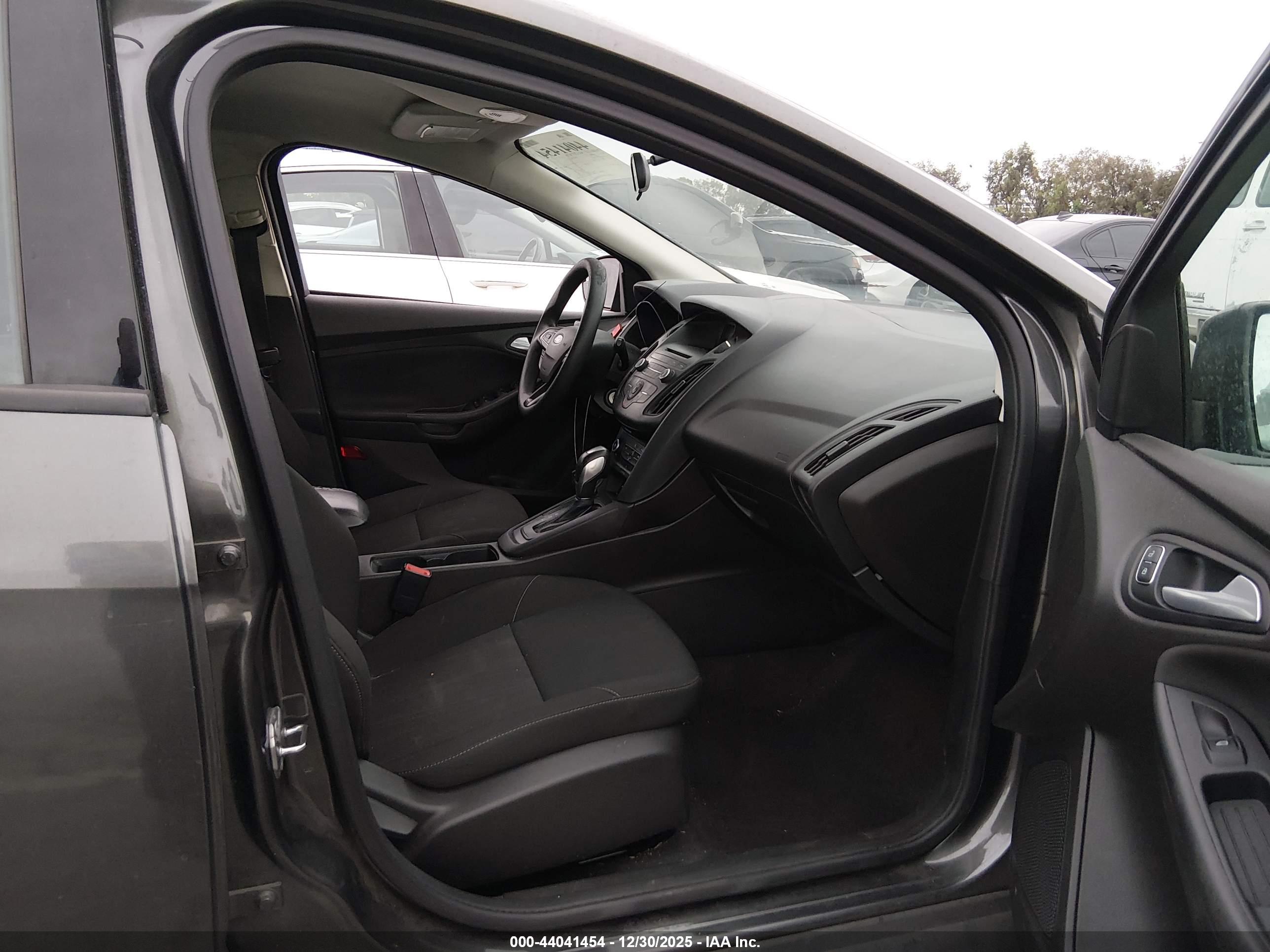 FORD FOCUS image 5