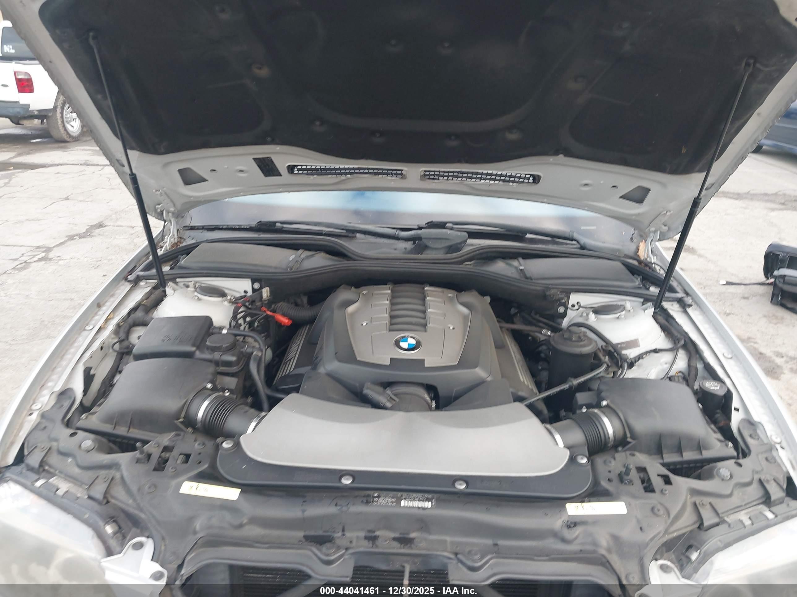 BMW 750I image 10