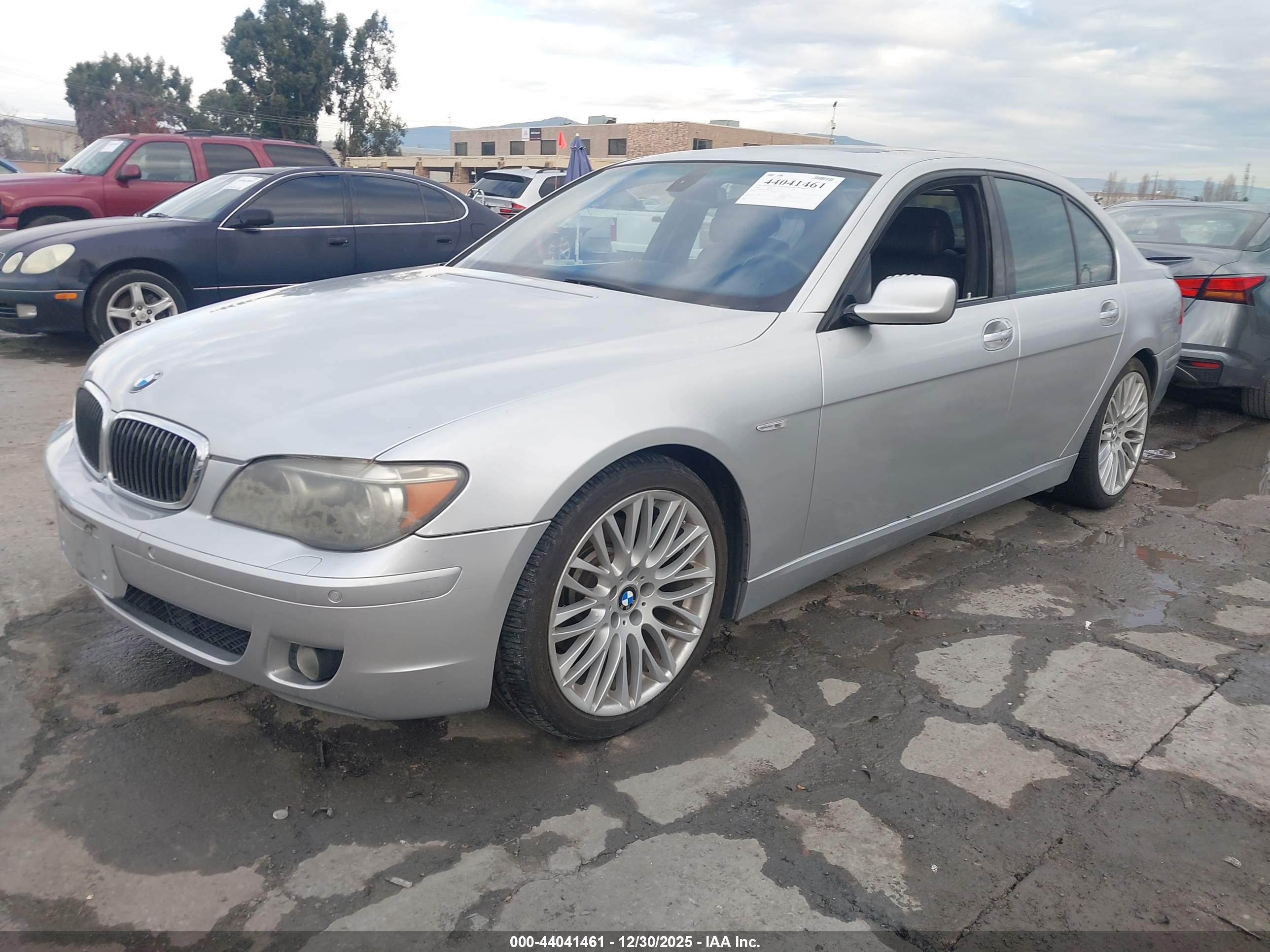 BMW 750I image 2
