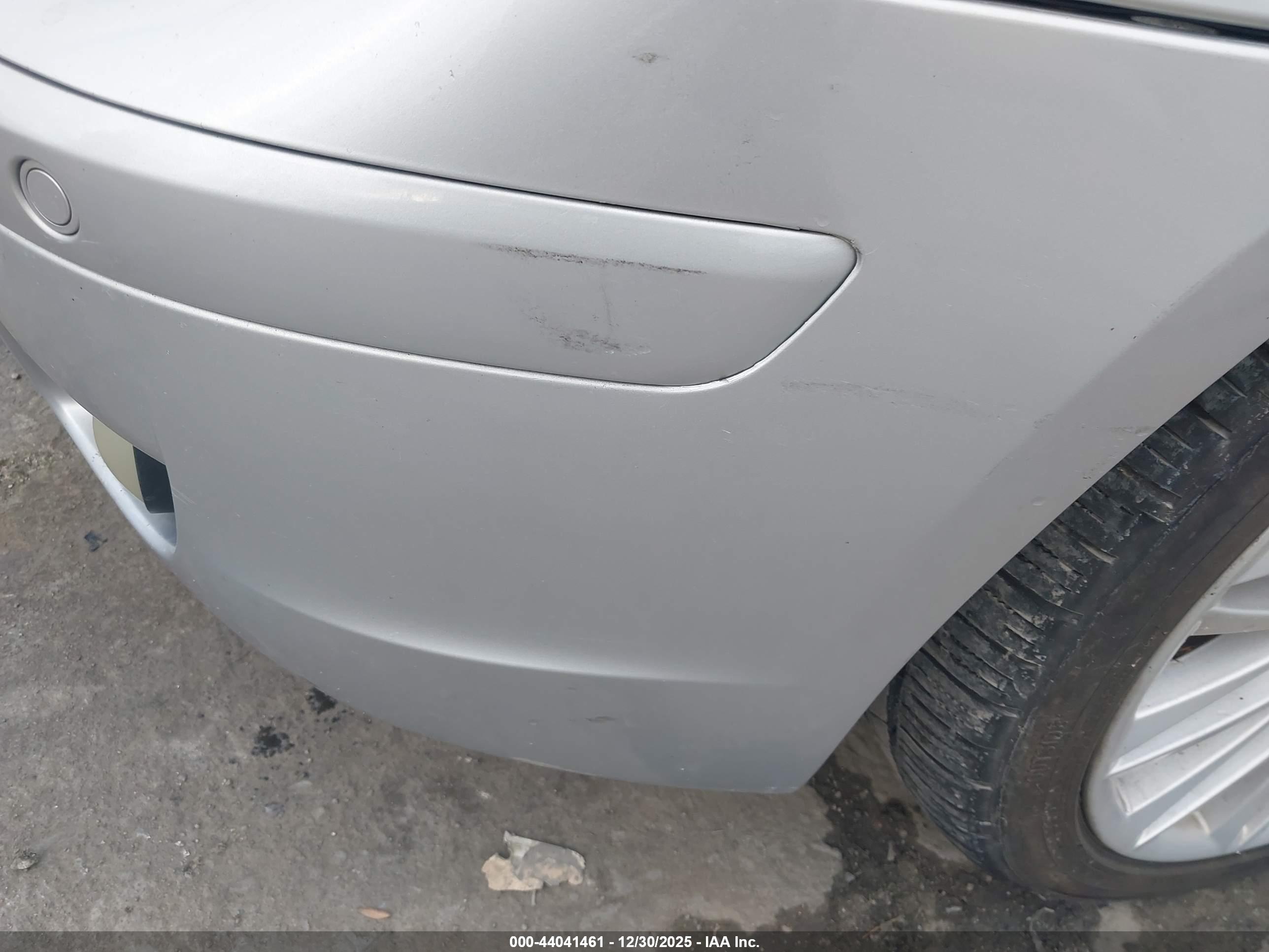 BMW 750I image 6
