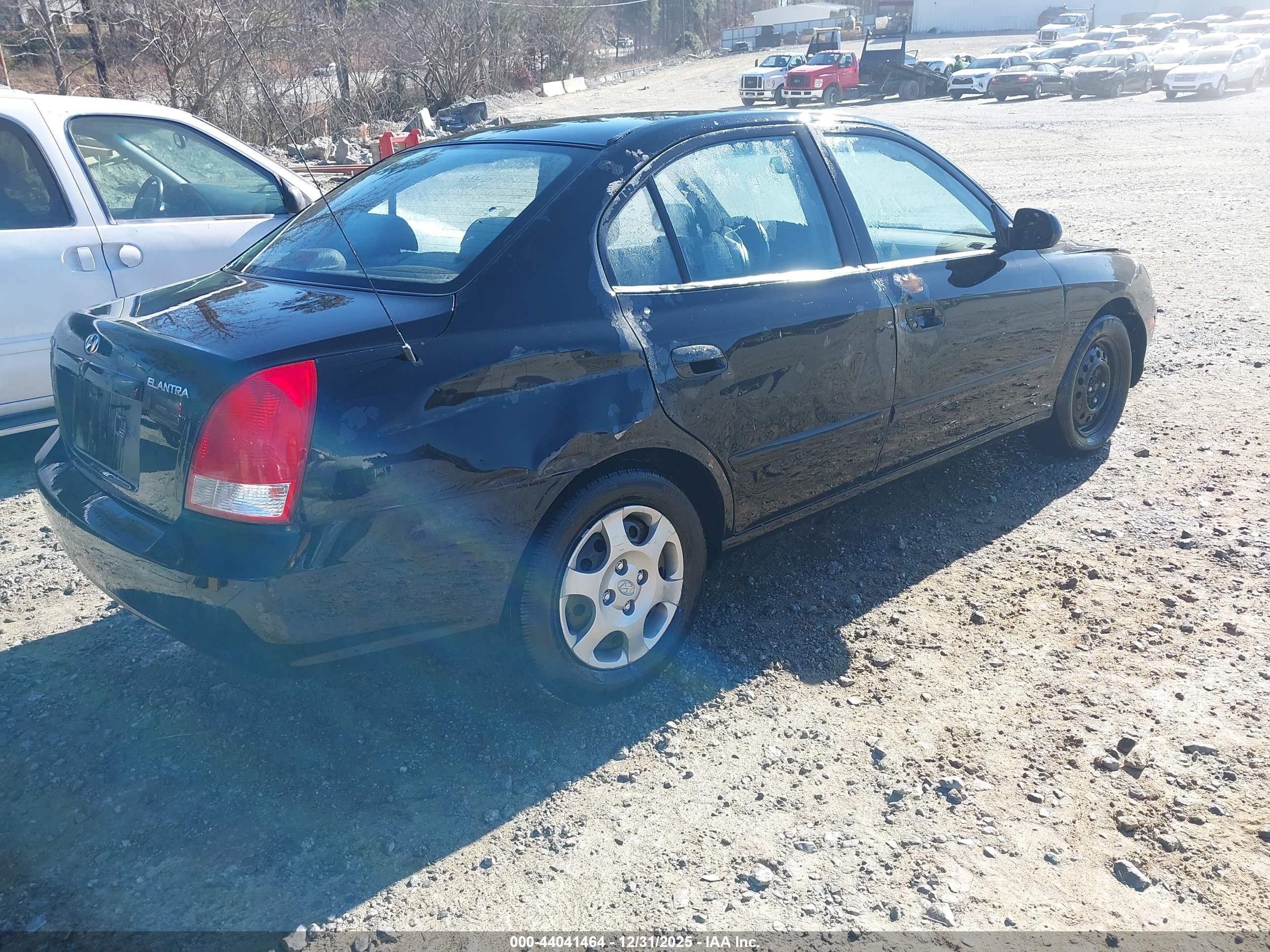 HYUNDAI ELANTRA image 4