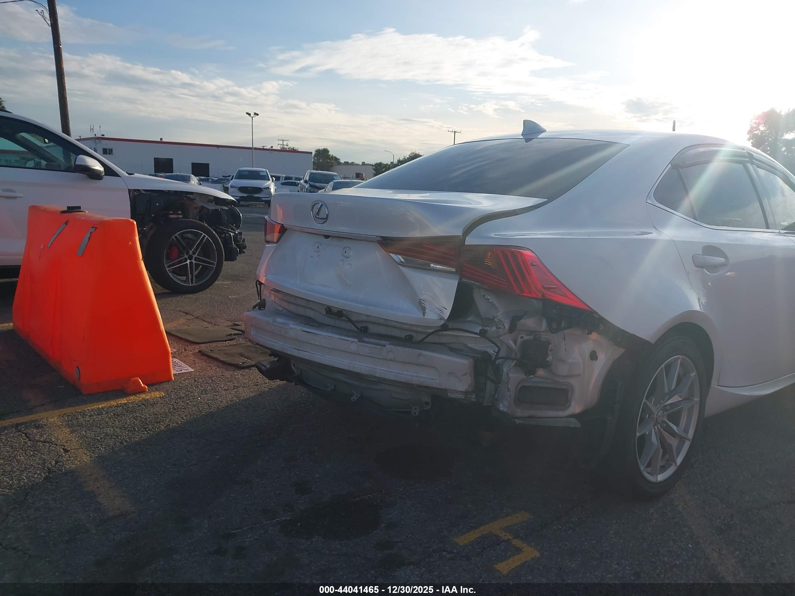 LEXUS IS image 6