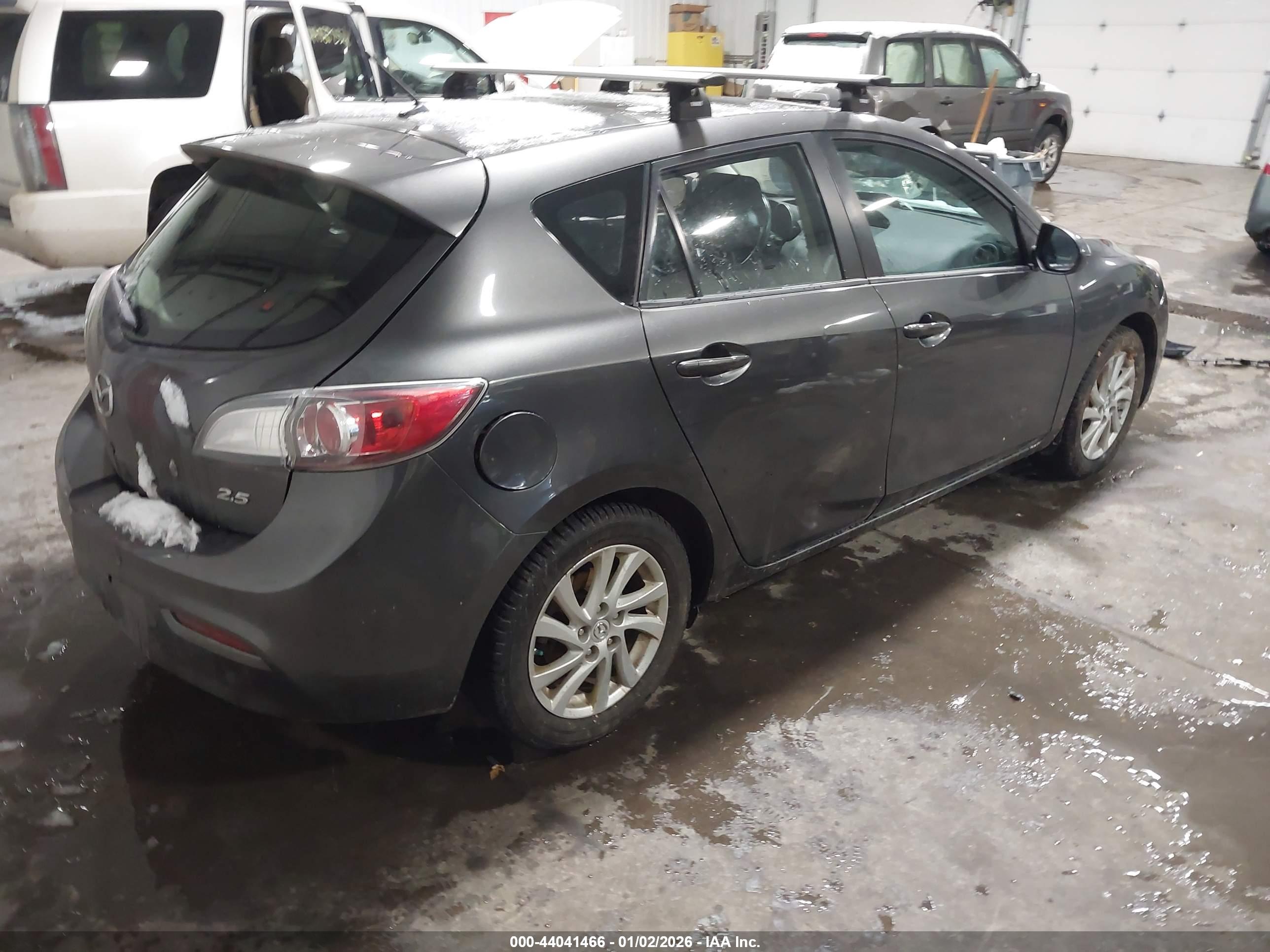 MAZDA MAZDA3 image 4