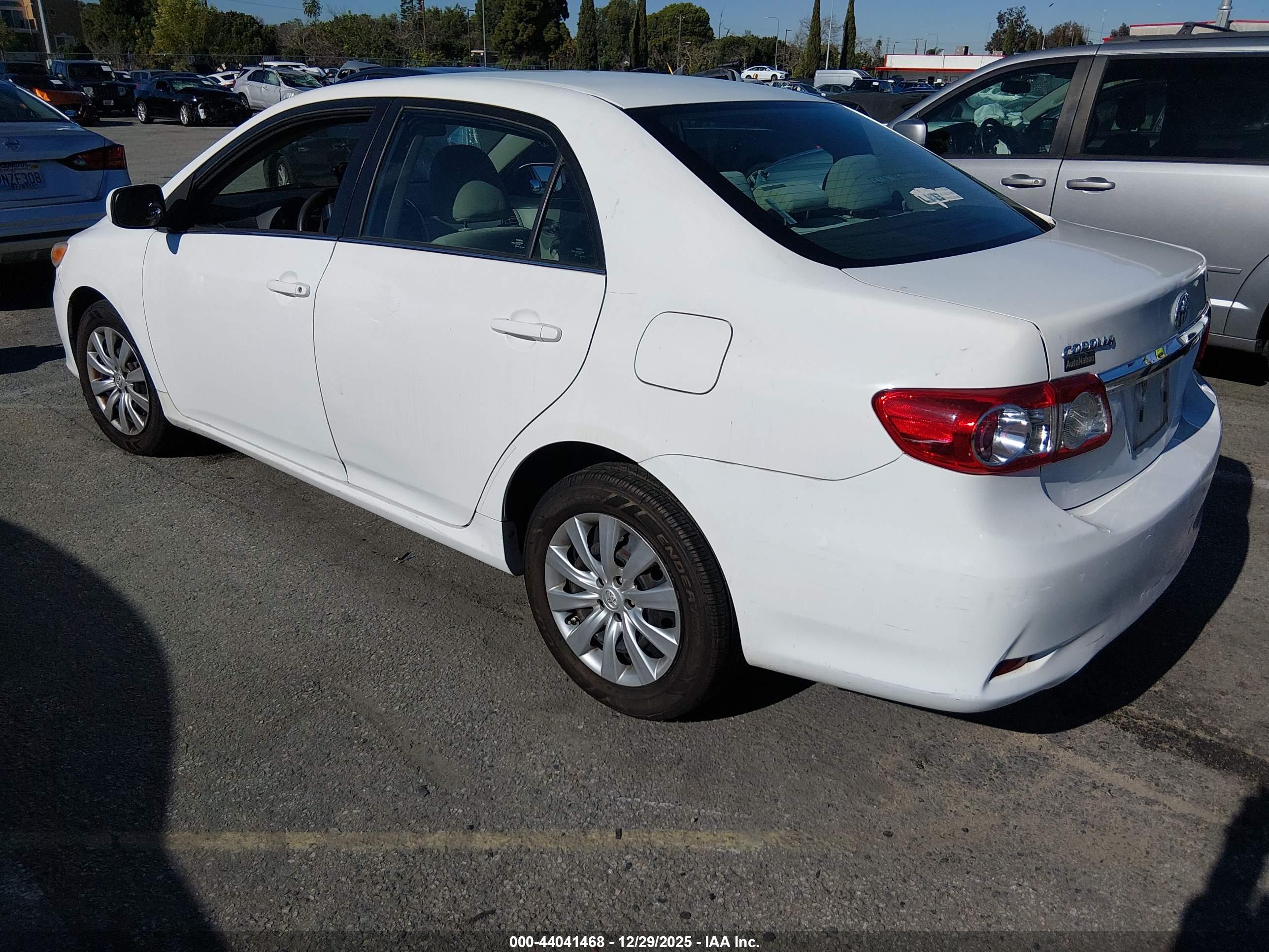 TOYOTA COROLLA image 3