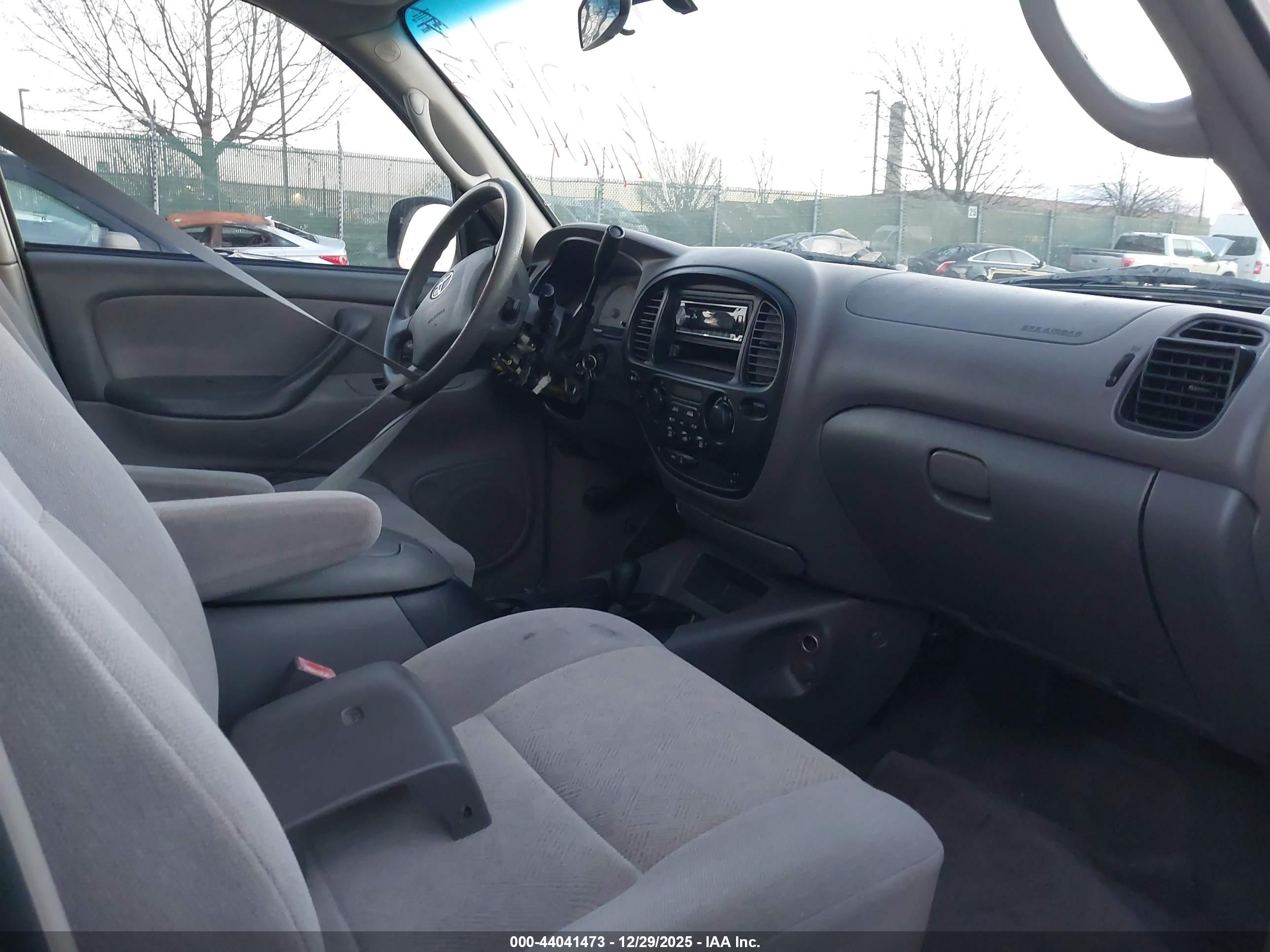 TOYOTA SEQUOIA image 5