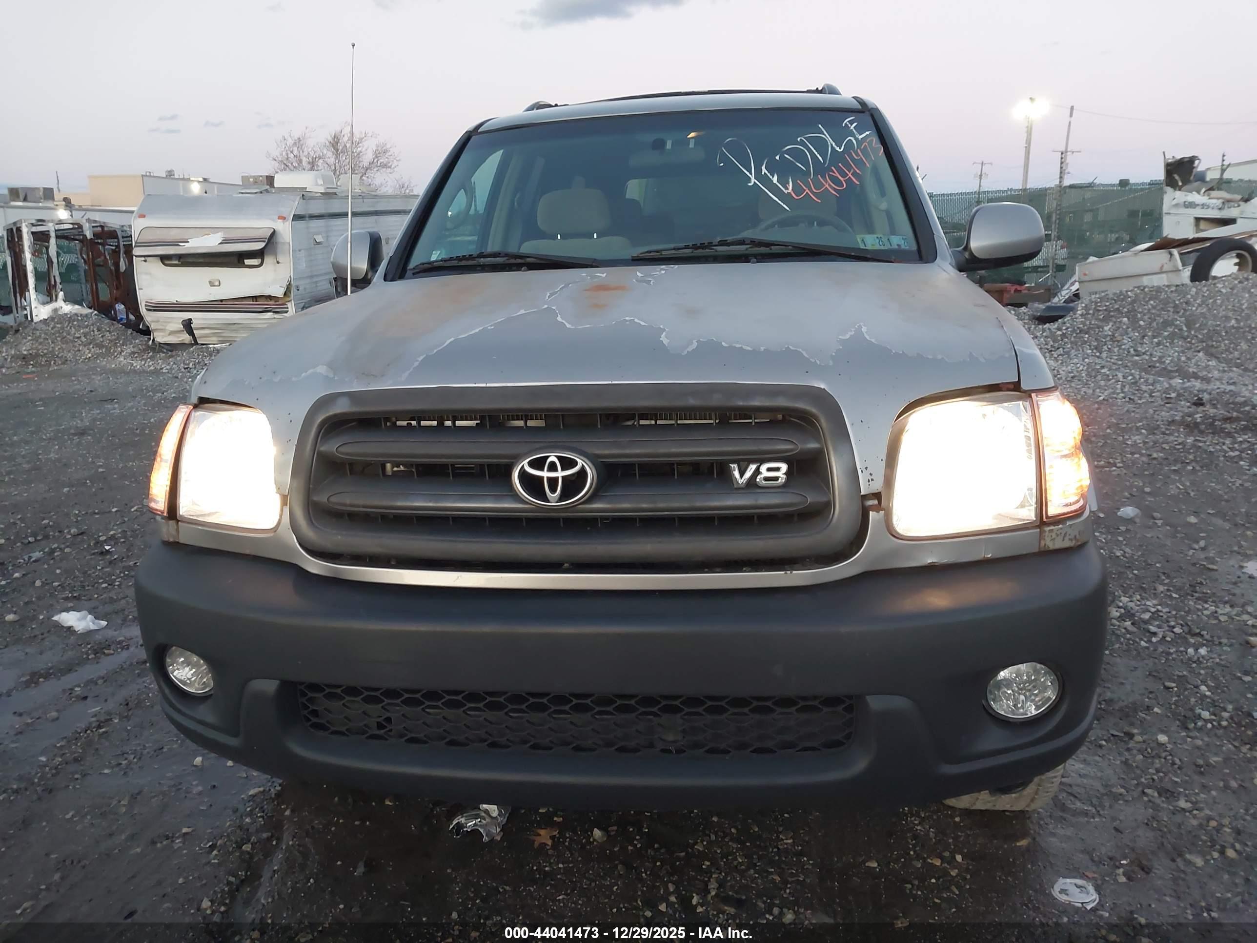 TOYOTA SEQUOIA image 6