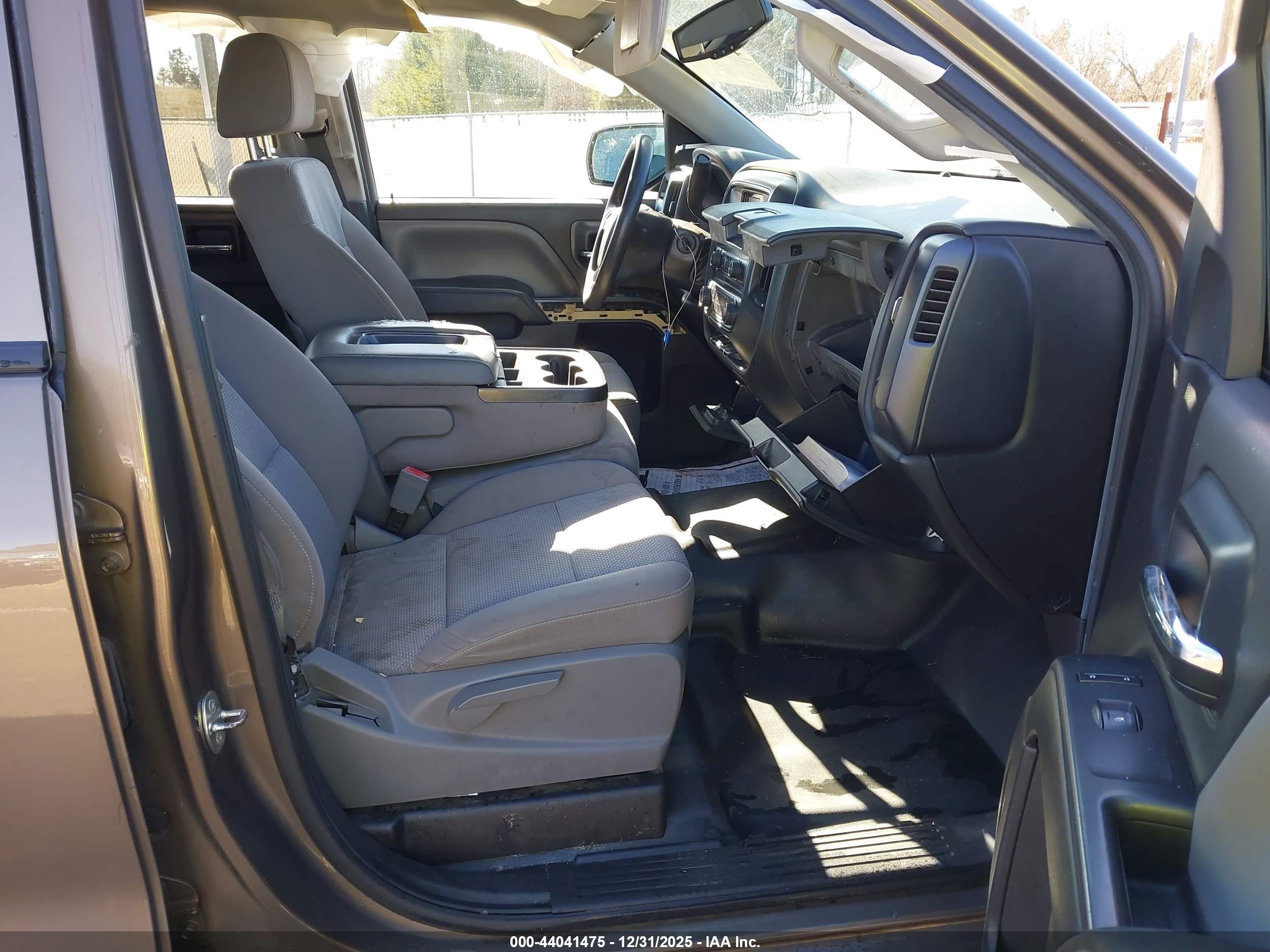 CHEVROLET SILVERADO image 5