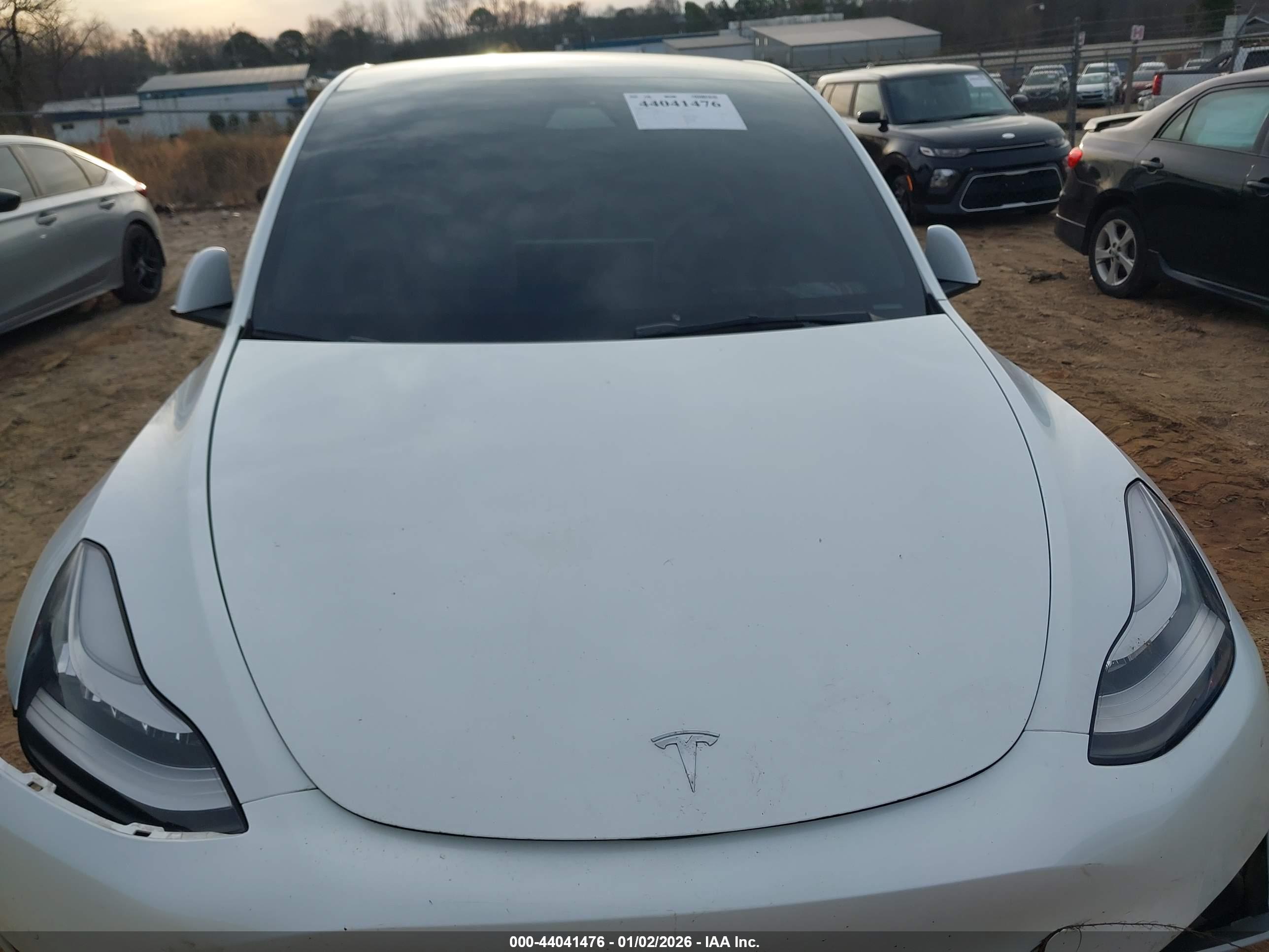 TESLA MODEL image 10