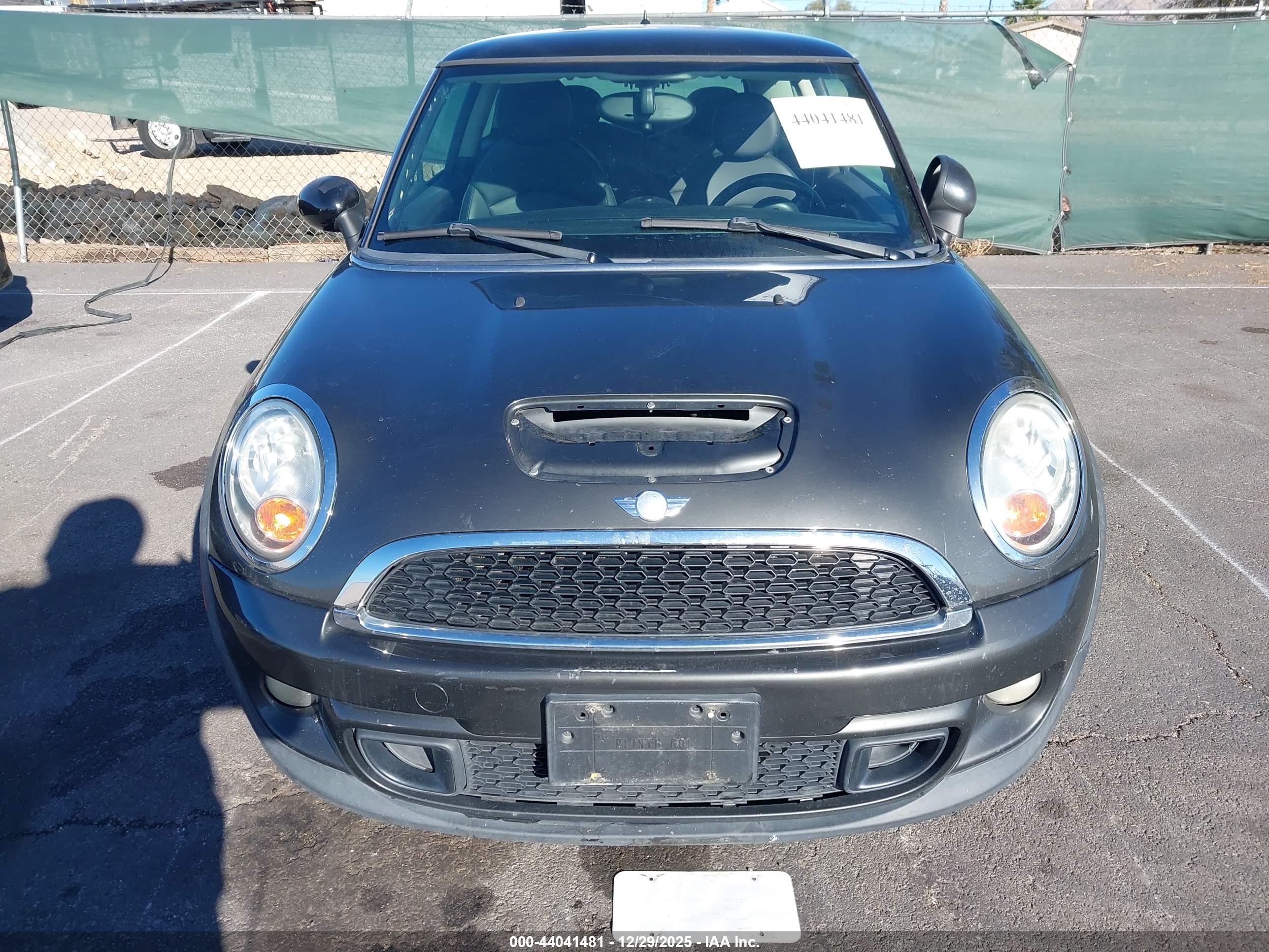 MINI COOPER image 6