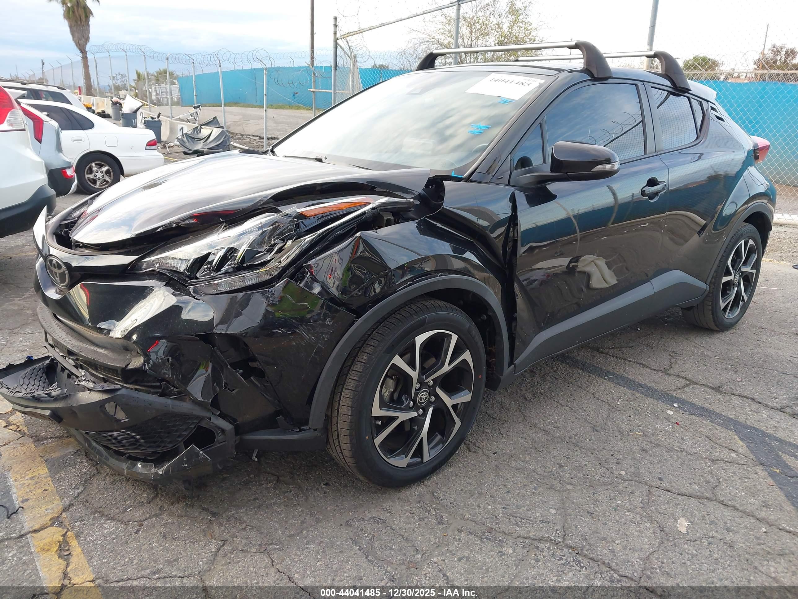 TOYOTA C-HR image 2